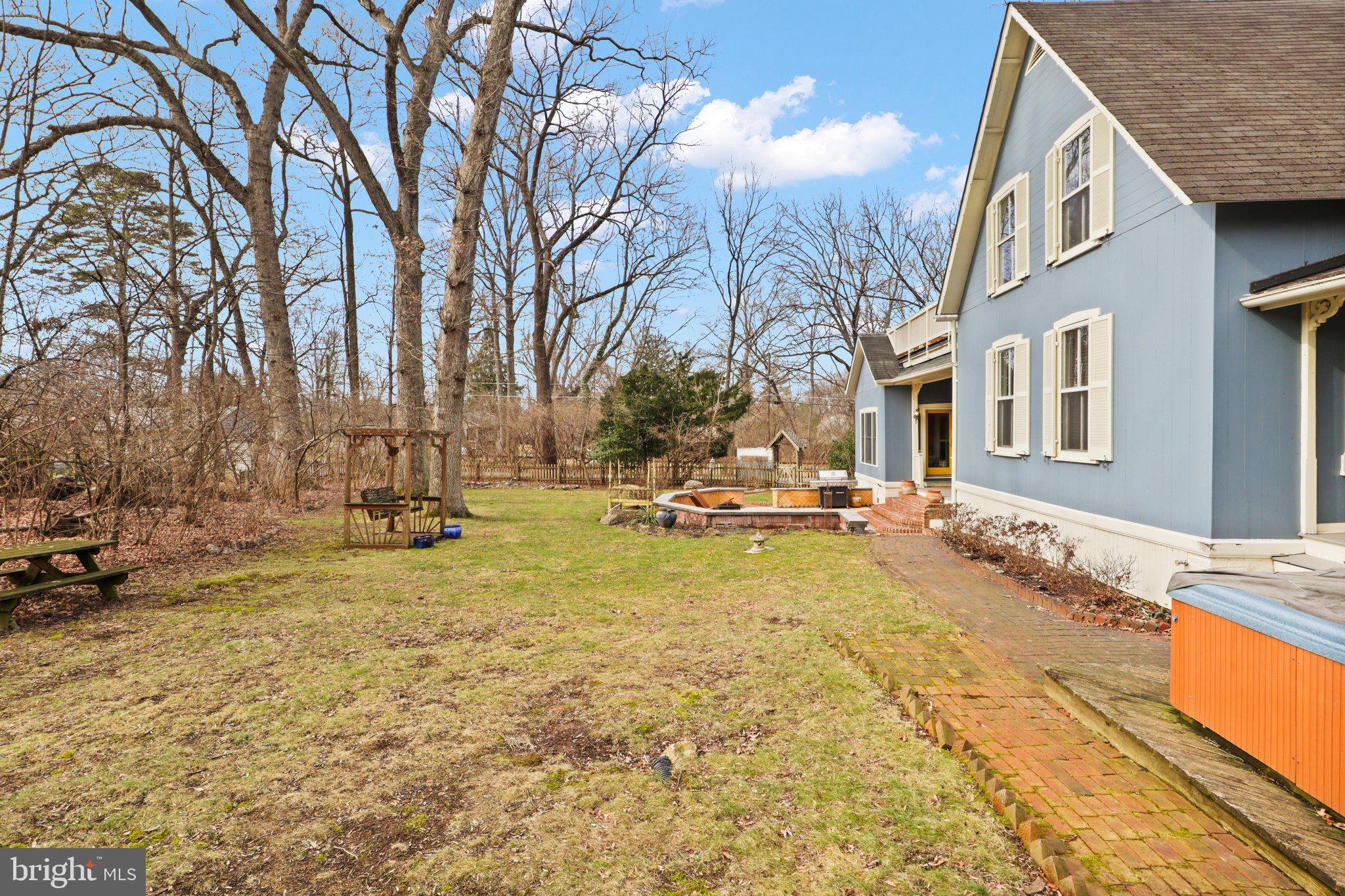 WASHINGTON GROVE - Residential