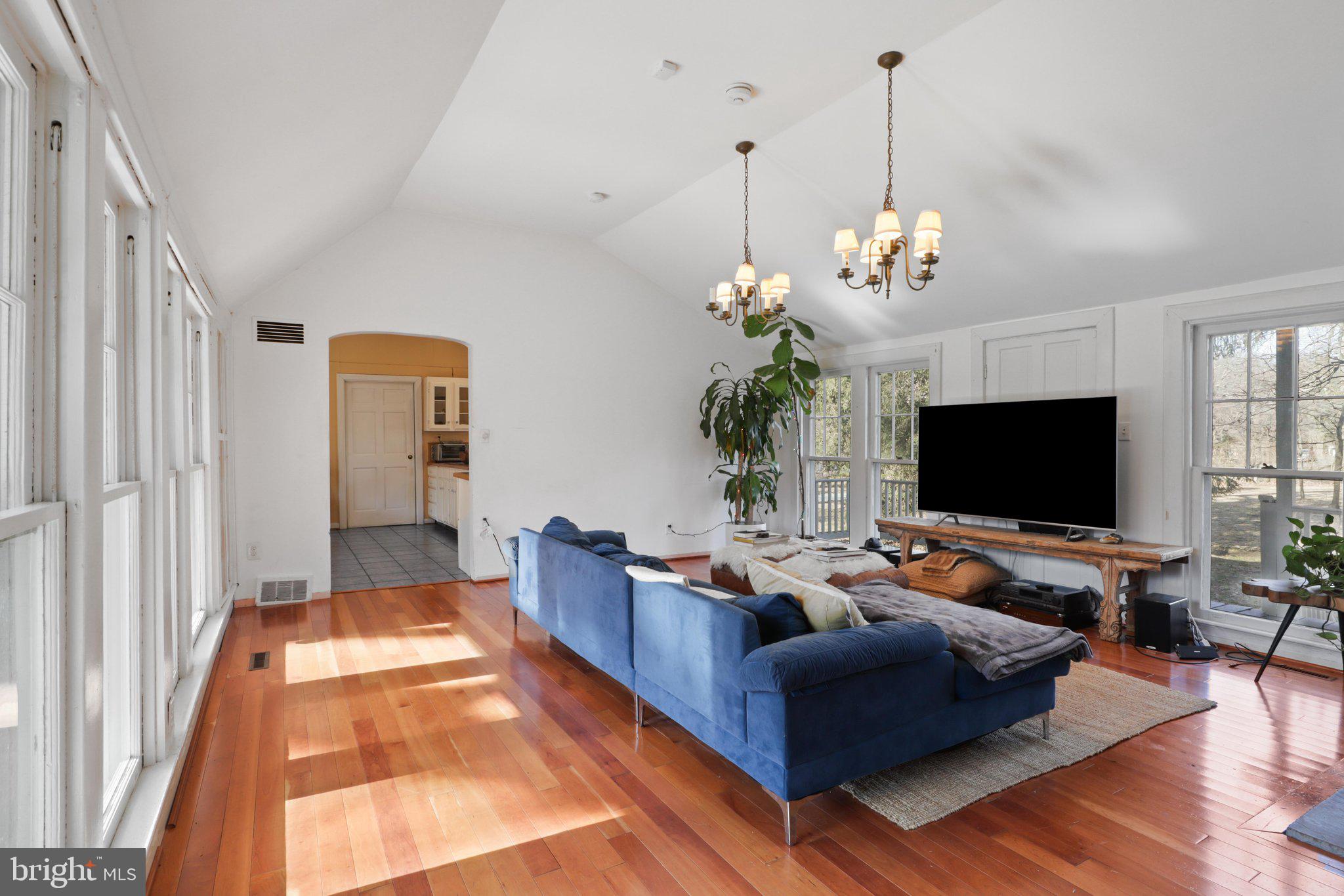 WASHINGTON GROVE - Residential