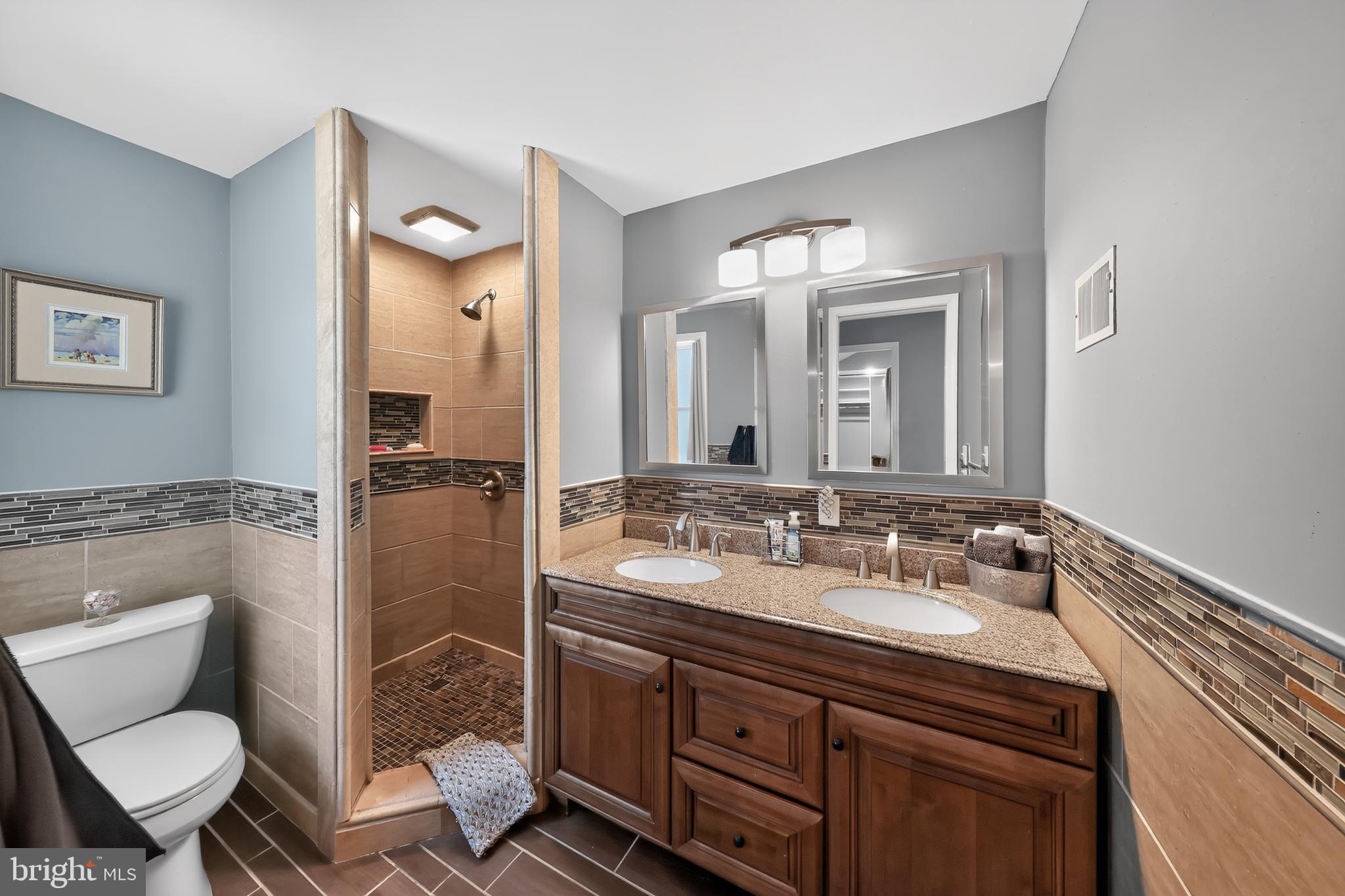 GRAYLYN CREST - Residential