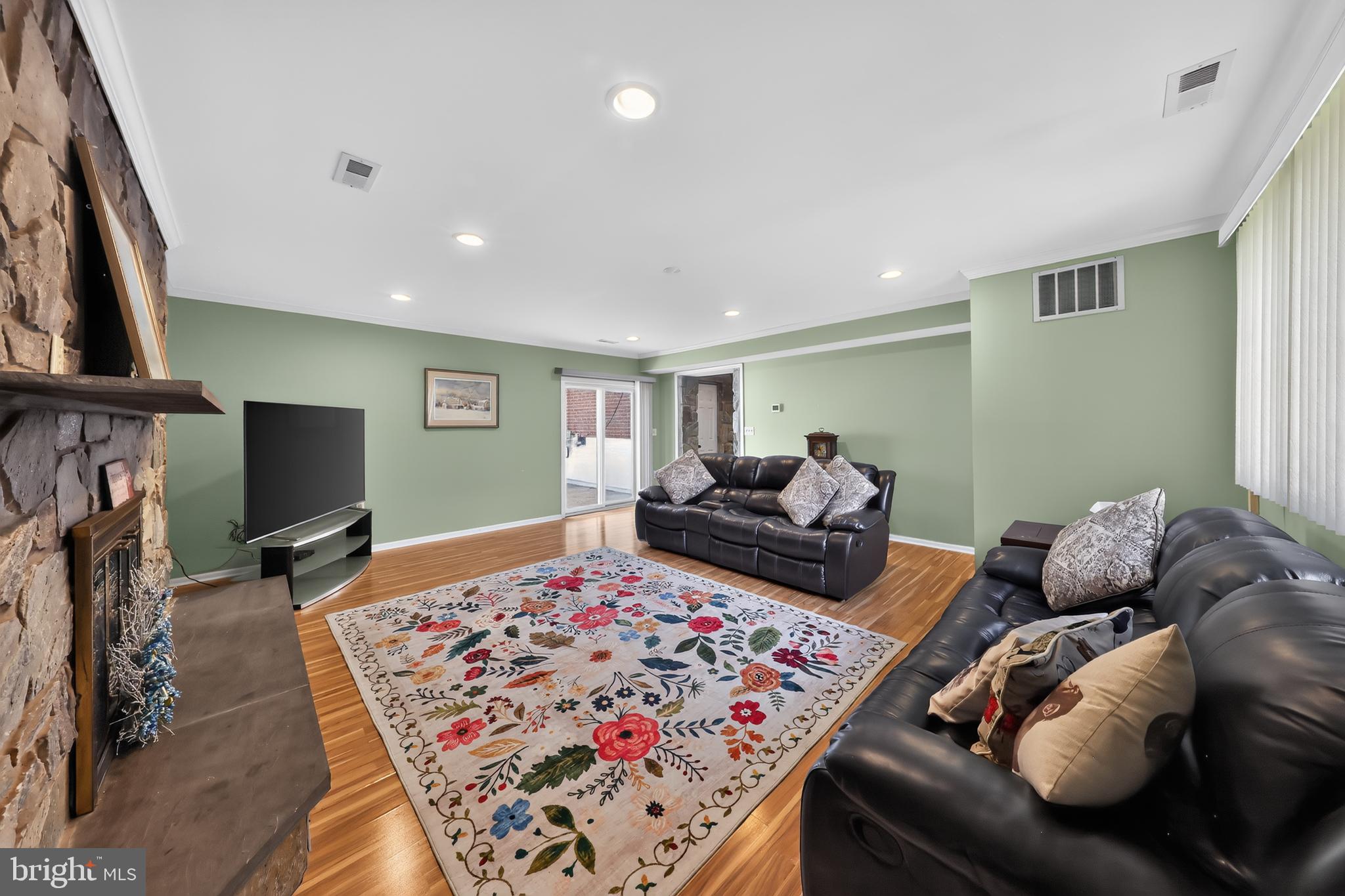 GRAYLYN CREST - Residential