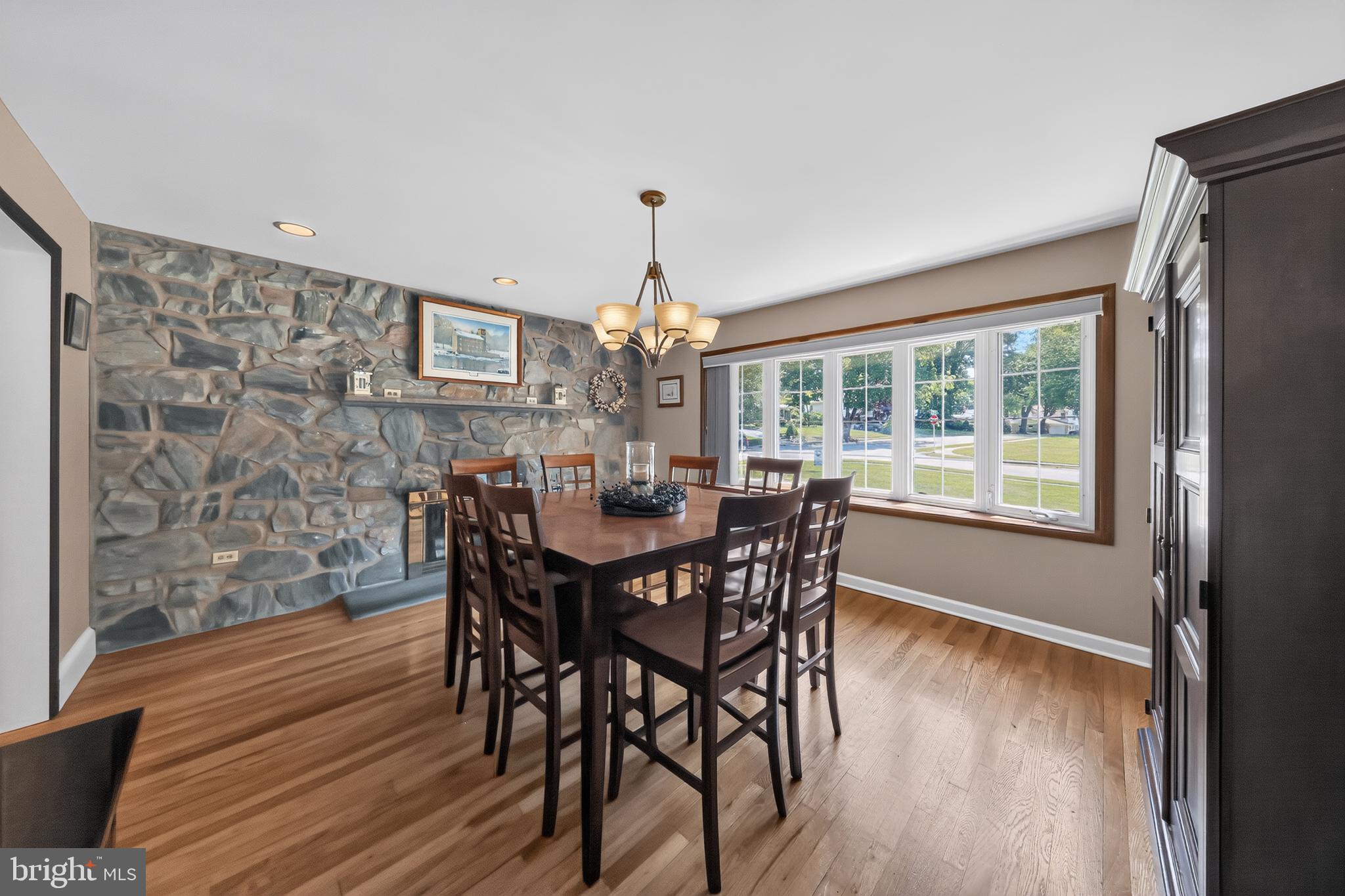 GRAYLYN CREST - Residential