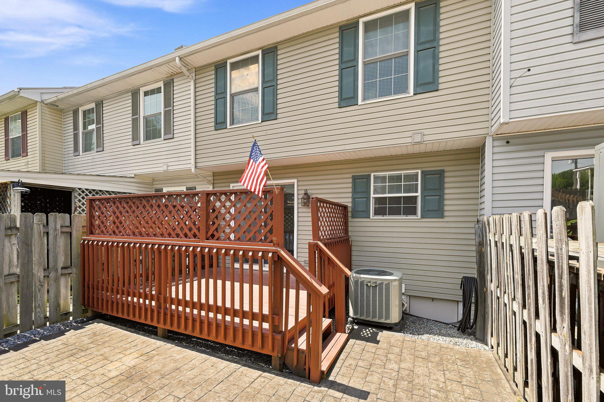 MUSSELMAN SQUARE - Residential