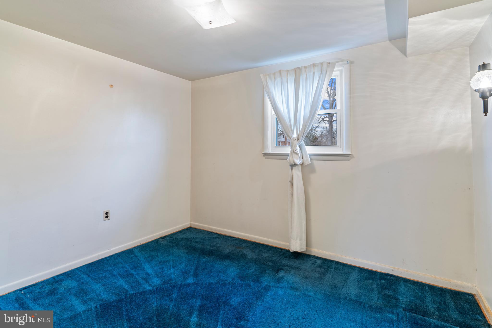 CRESTVIEW MANOR - Residential