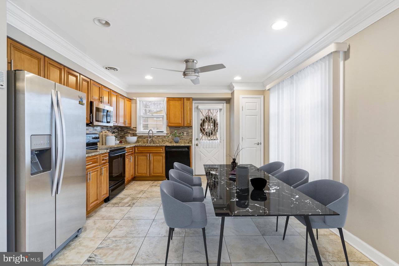 CRESTVIEW MANOR - Residential