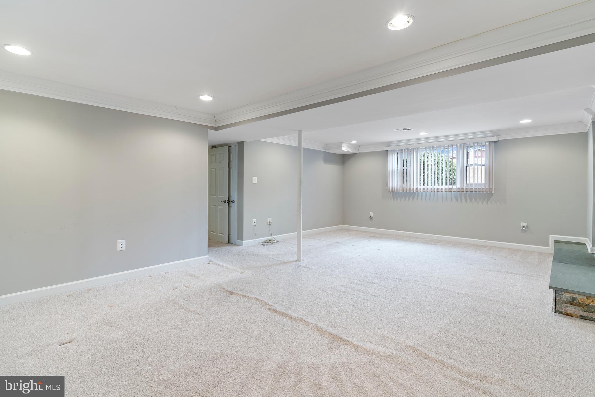 CRESTVIEW MANOR - Residential