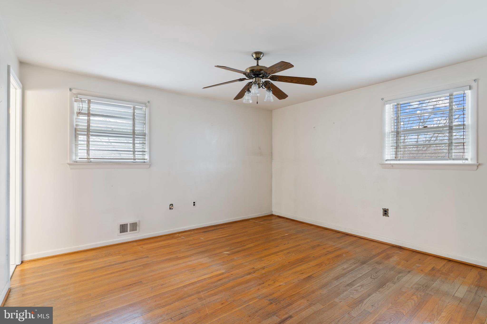 CRESTVIEW MANOR - Residential