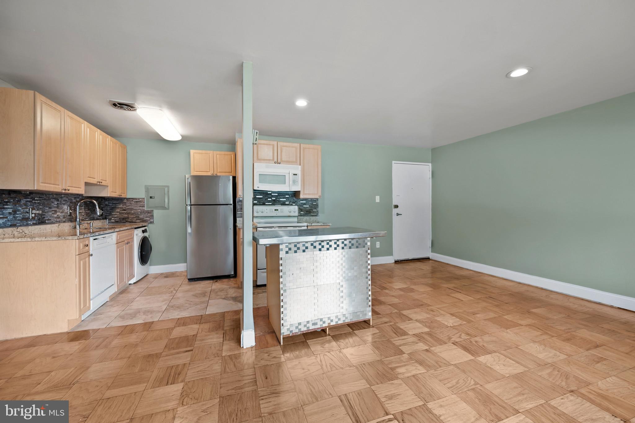 FAIRMOUNT - Residential