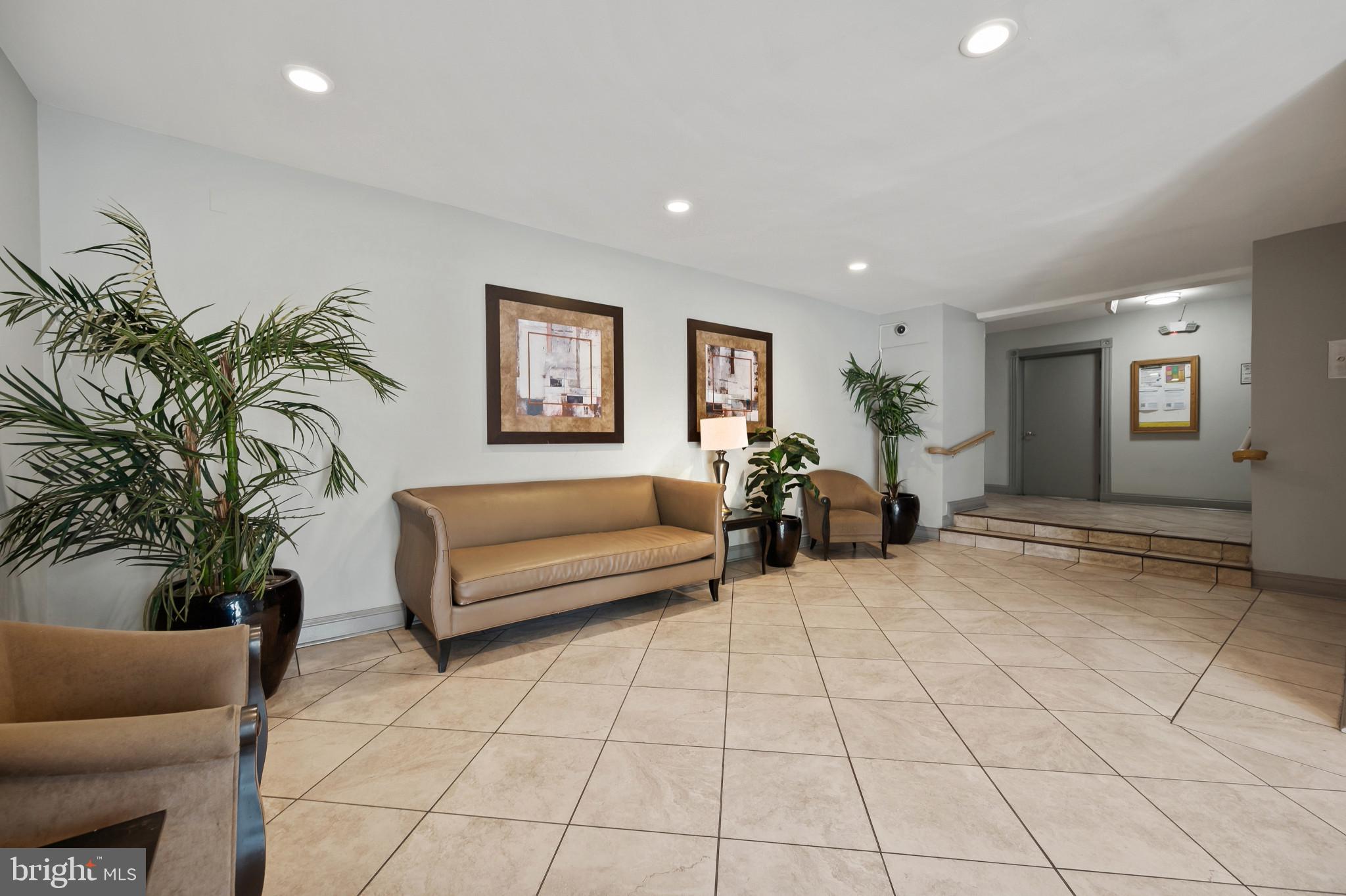 FAIRMOUNT - Residential