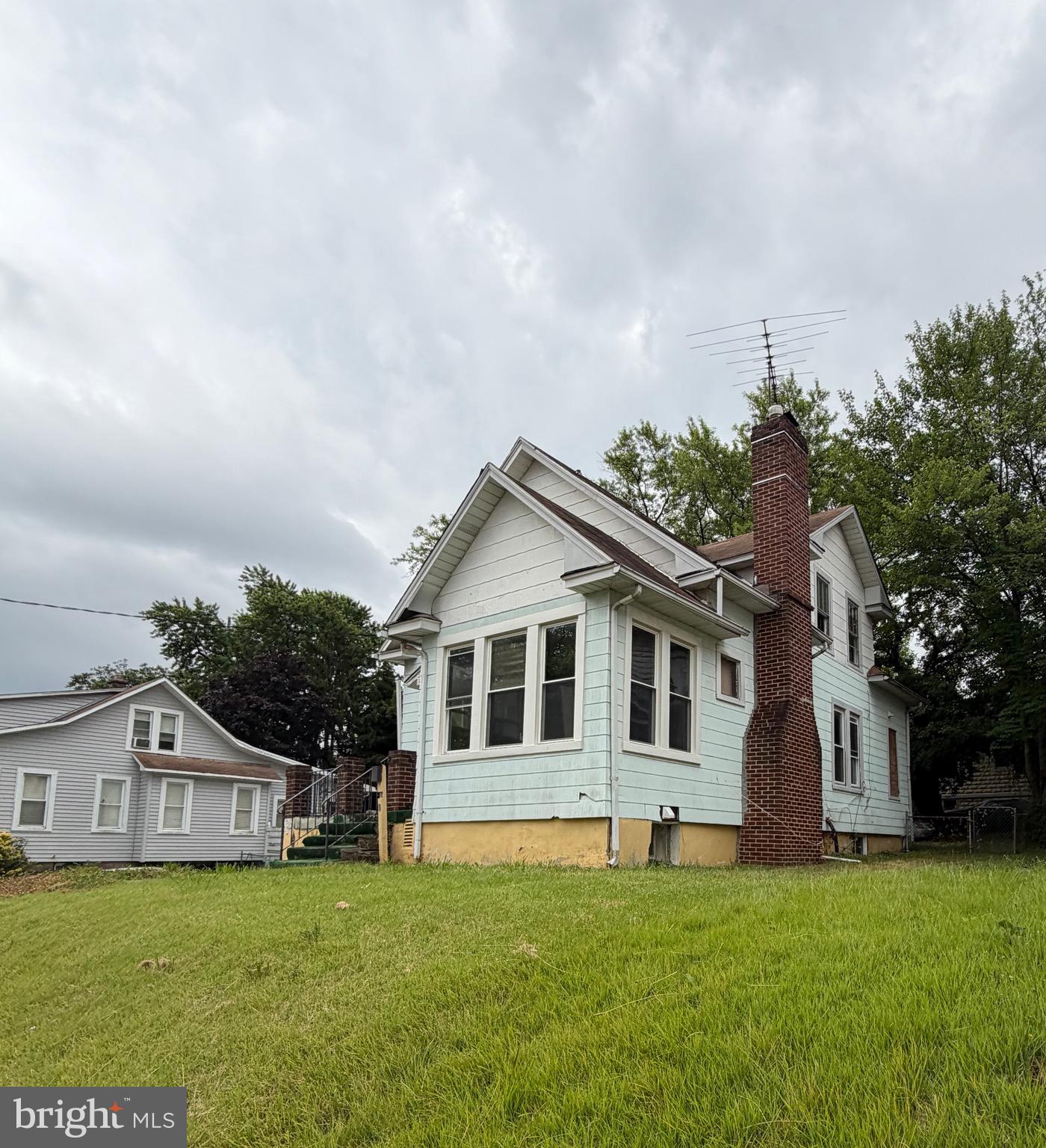 INVESTOR ALERT!!! 🚨Here's a fantastic opportunity to transform a corner property with 2952 sq. ft living space into a potential 5-bedroom, 3-4 bathroom dream home, complete with a private parking space. This project comes with major work already completed, including electric, plumbing, framing, and HVAC ductwork. ⚡🔧 This house is perfect for a savvy investor who can take it across the finish line. If you're looking to make a smart investment, this is it!