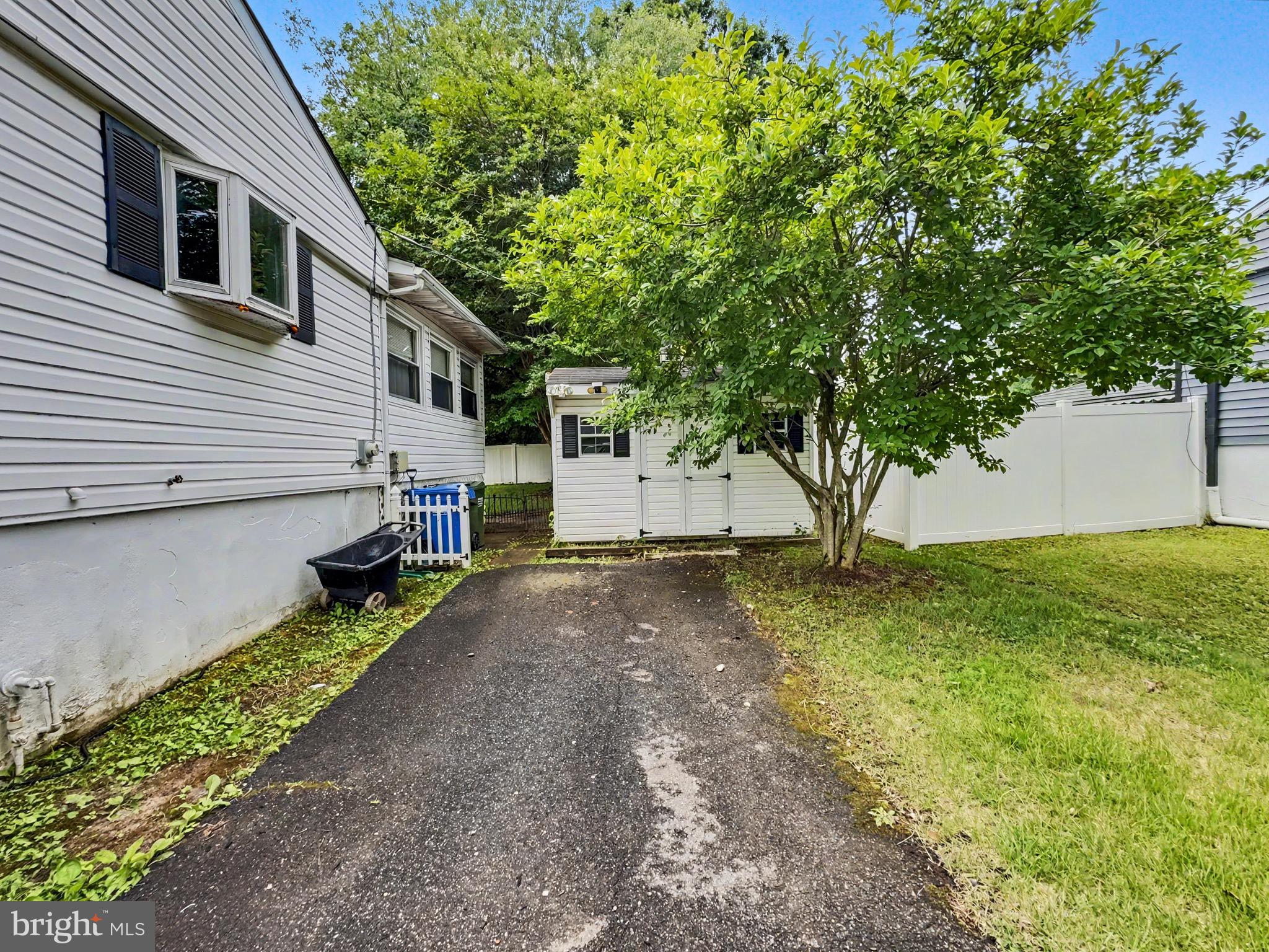 EDGE MEAD - Residential
