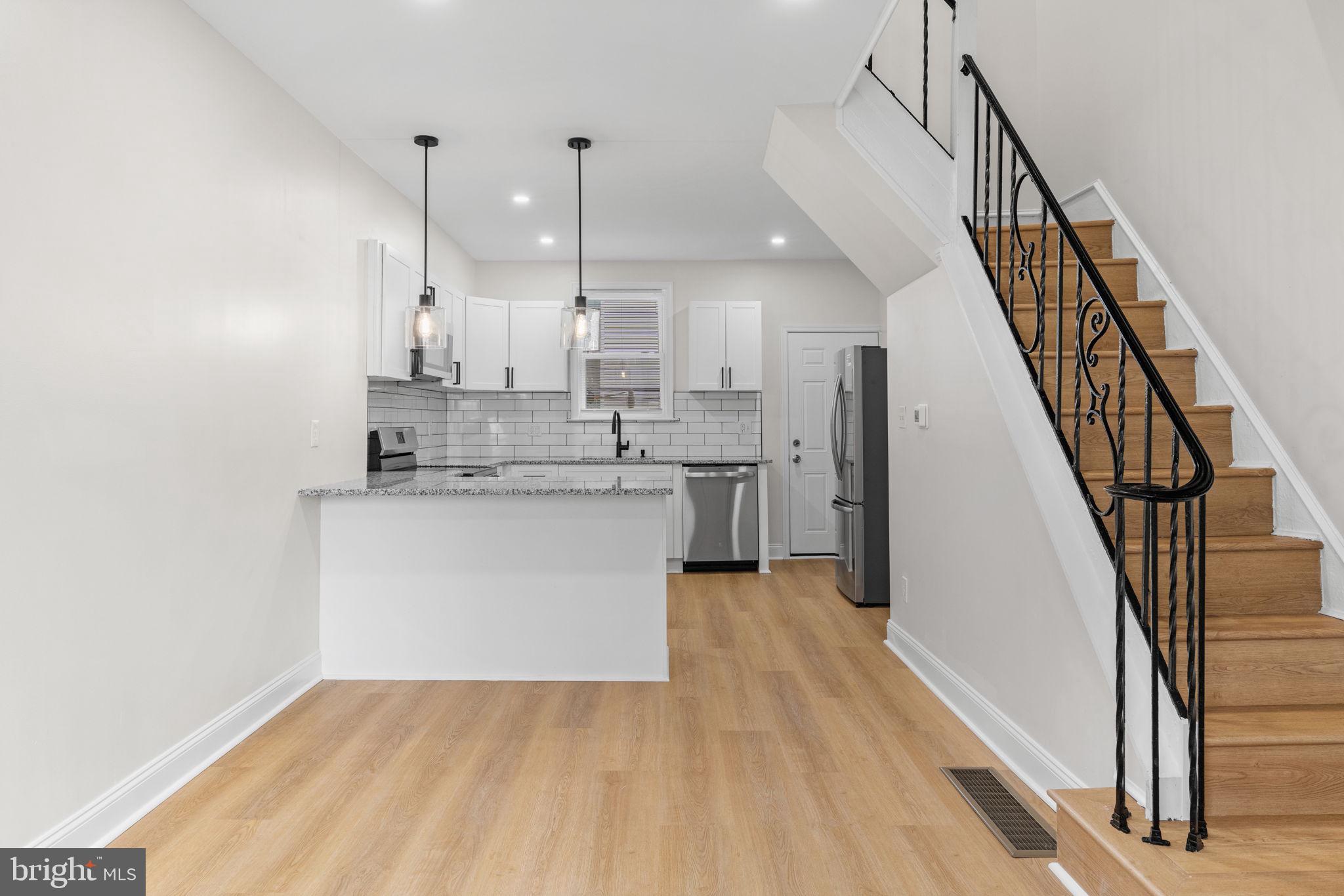 PORT RICHMOND - Residential