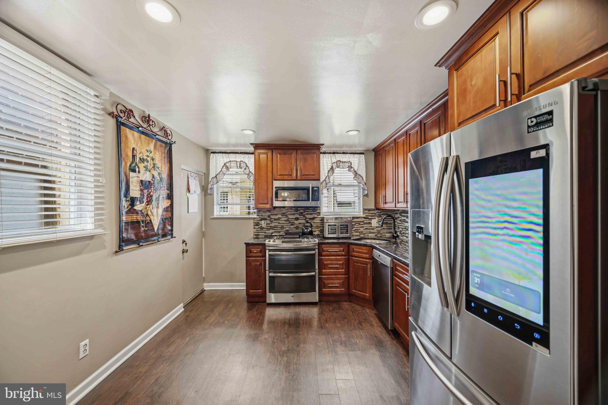 WEST OAK LANE - Residential