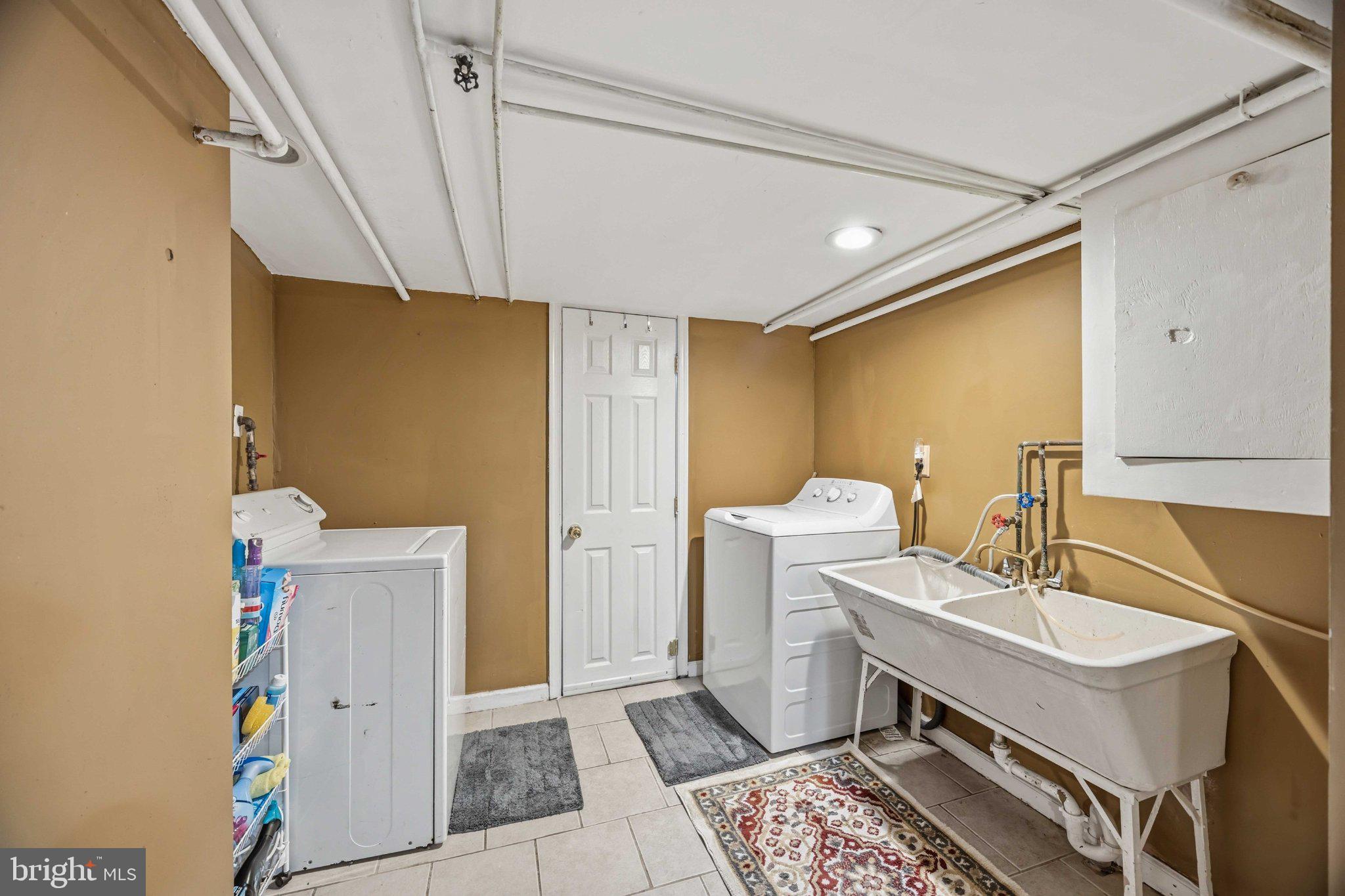 WEST OAK LANE - Residential