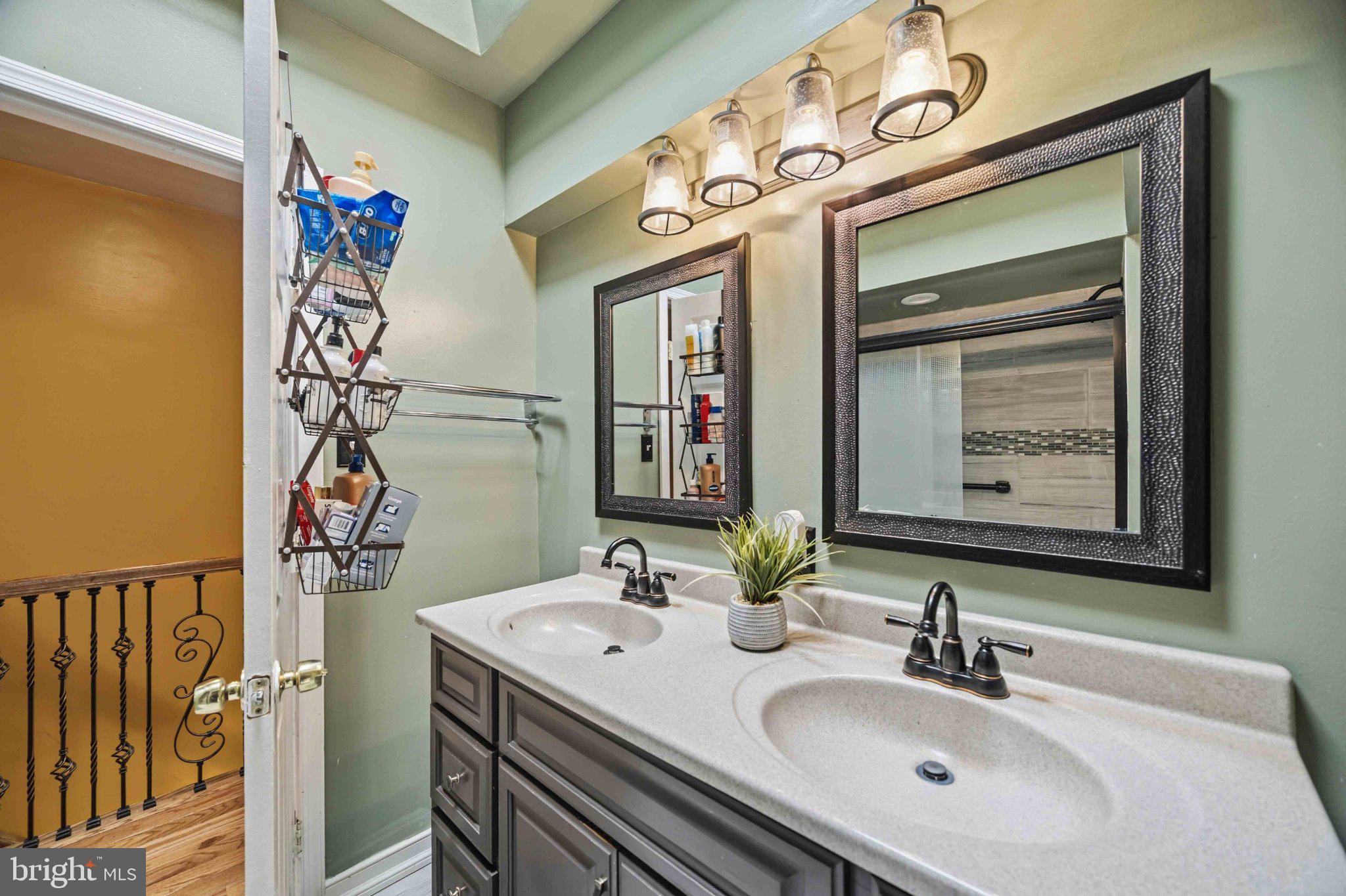 WEST OAK LANE - Residential