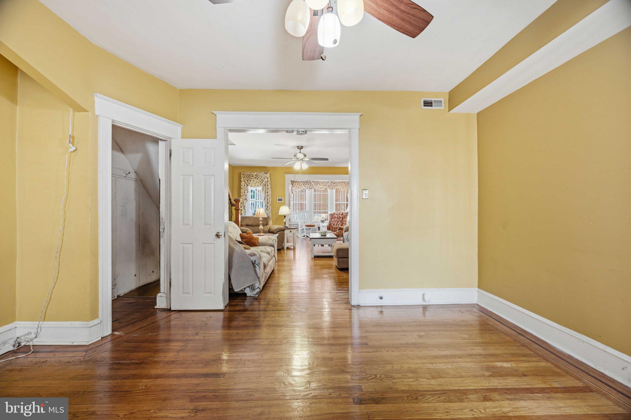WEST OAK LANE - Residential