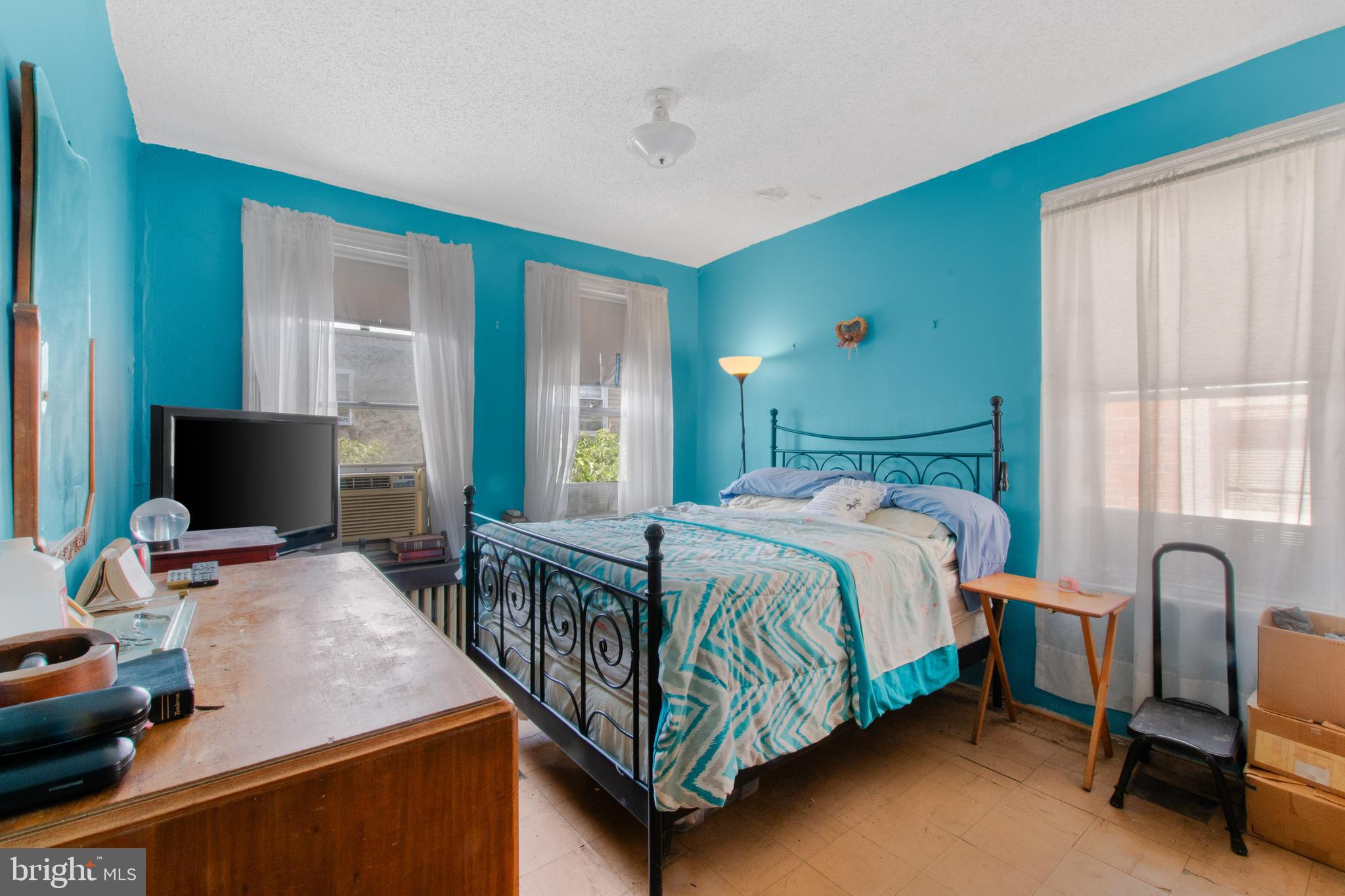 POINT BREEZE - Residential