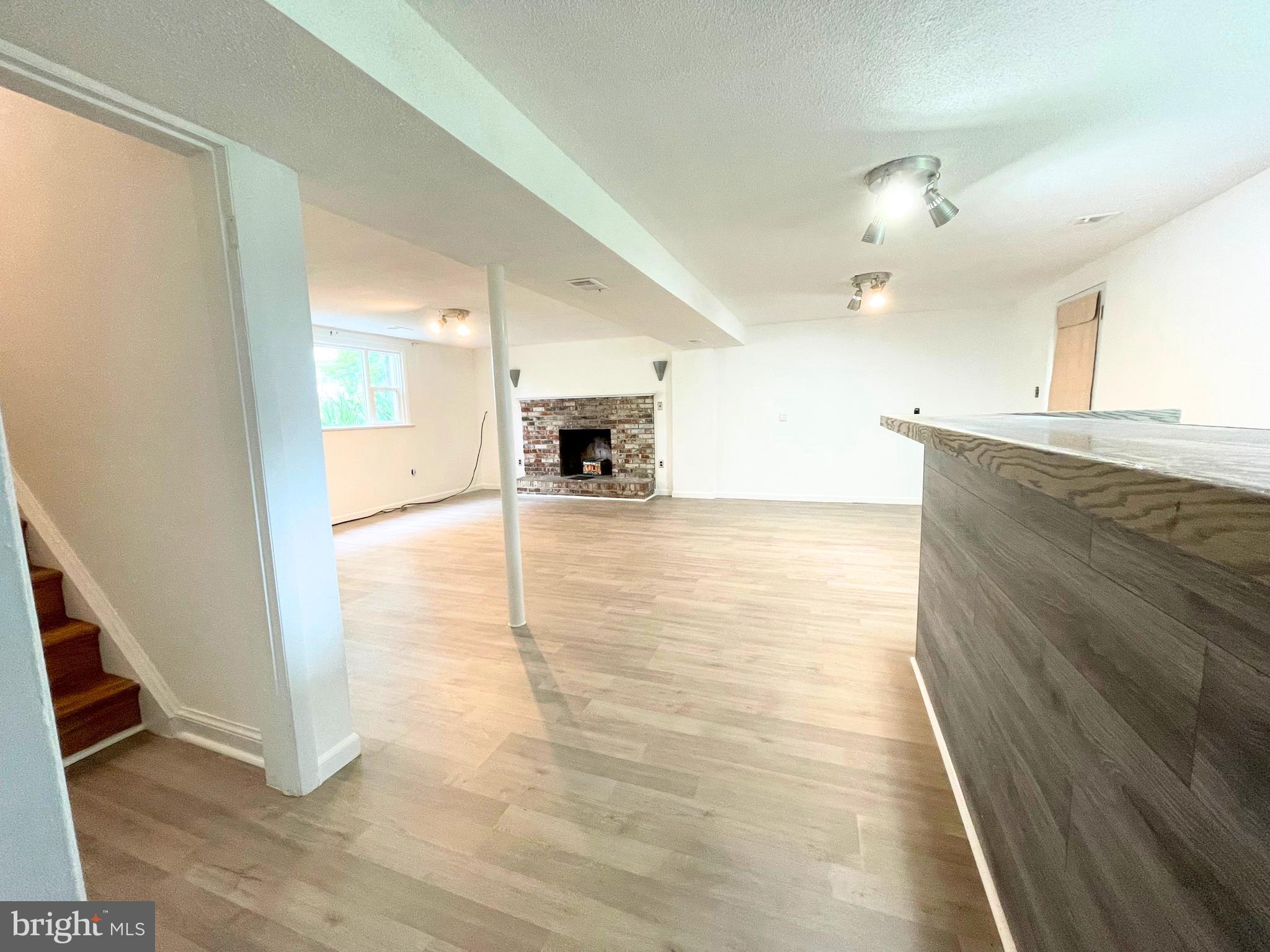 CRESTVIEW MANOR - Residential