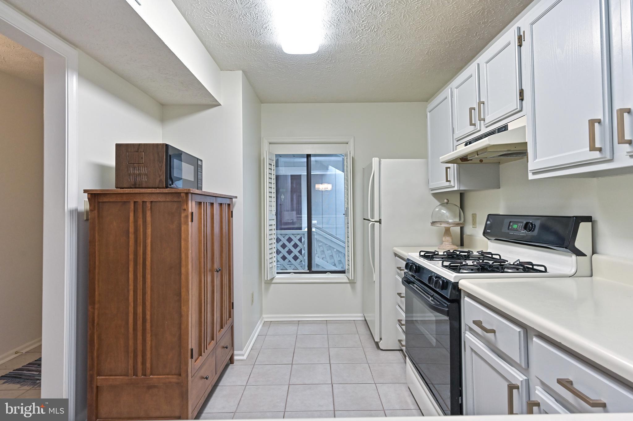 HUNTERS CROSSING - Residential
