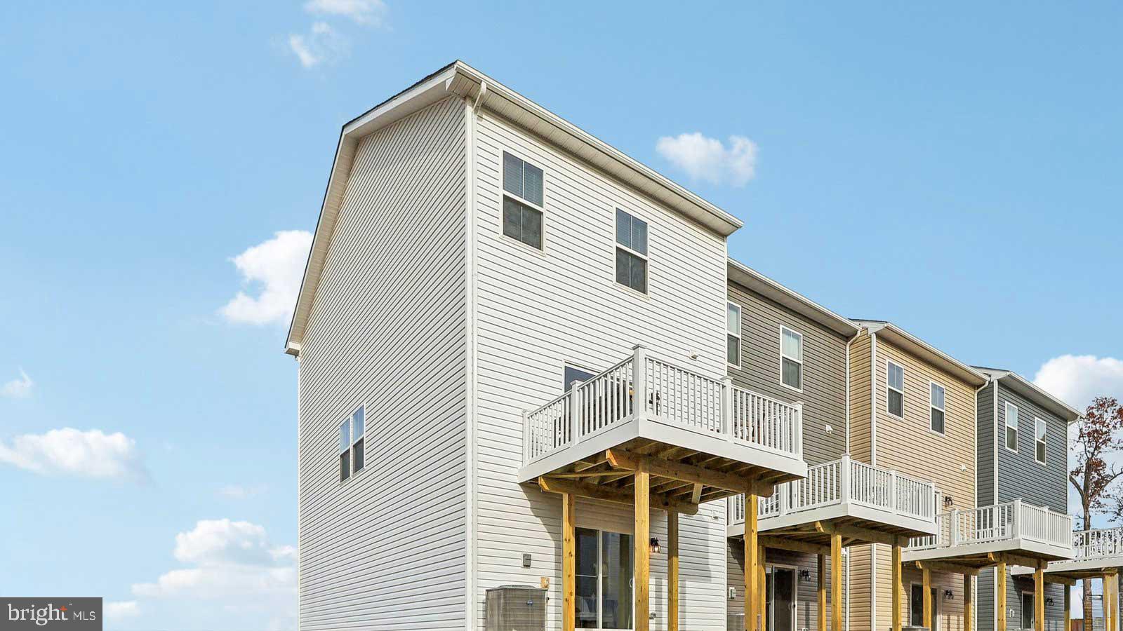 RETREAT AT WINDING CREEK - Residential