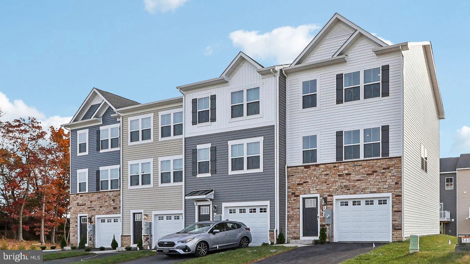 RETREAT AT WINDING CREEK - Residential