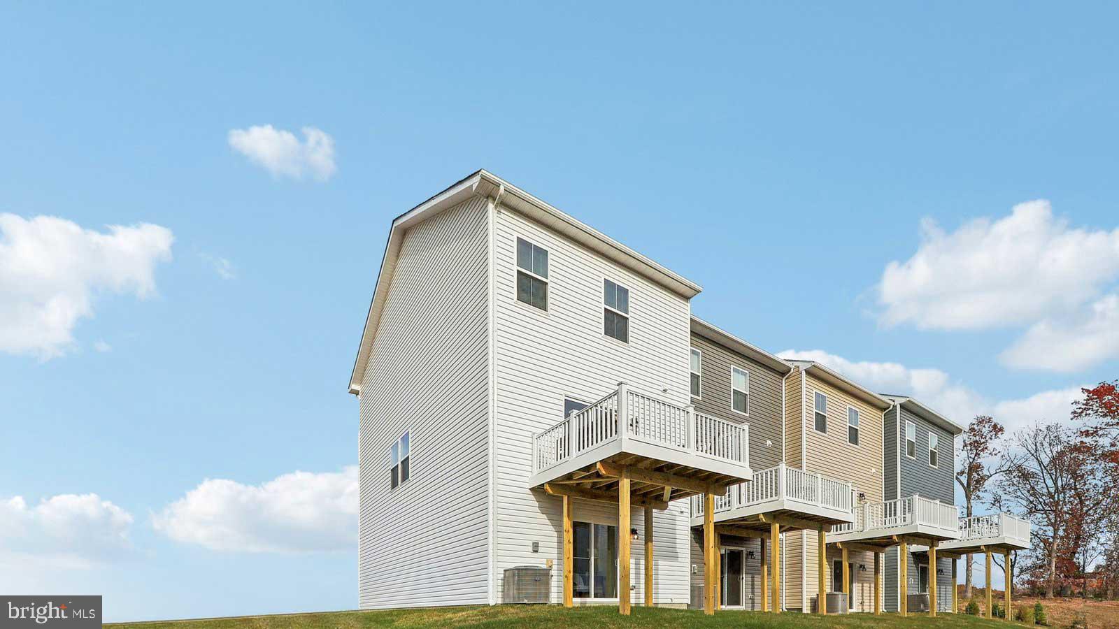 RETREAT AT WINDING CREEK - Residential