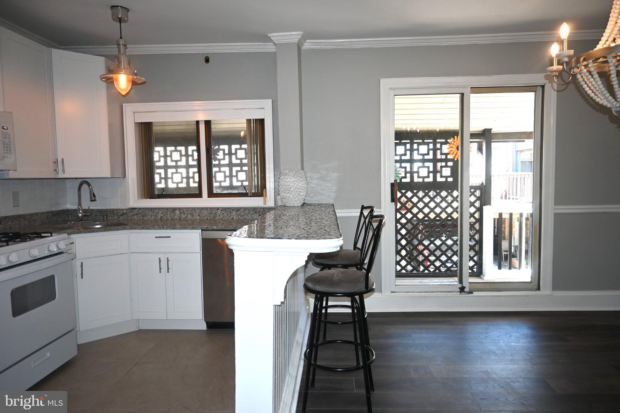 BEVERLY HILLS - Residential