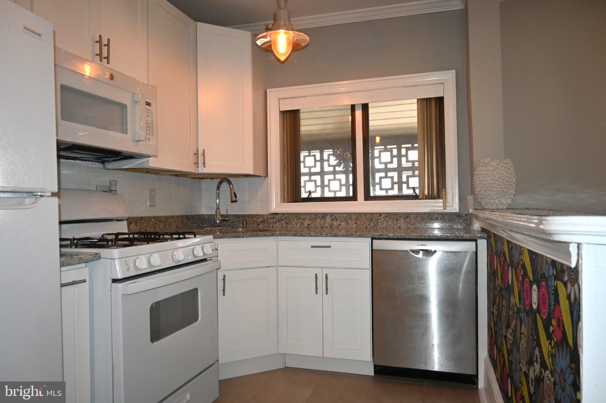 BEVERLY HILLS - Residential