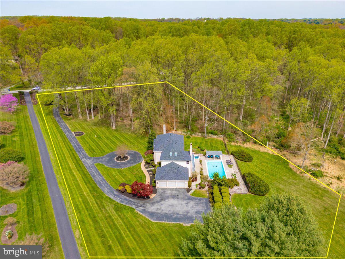 TWELVE HILLS - Residential