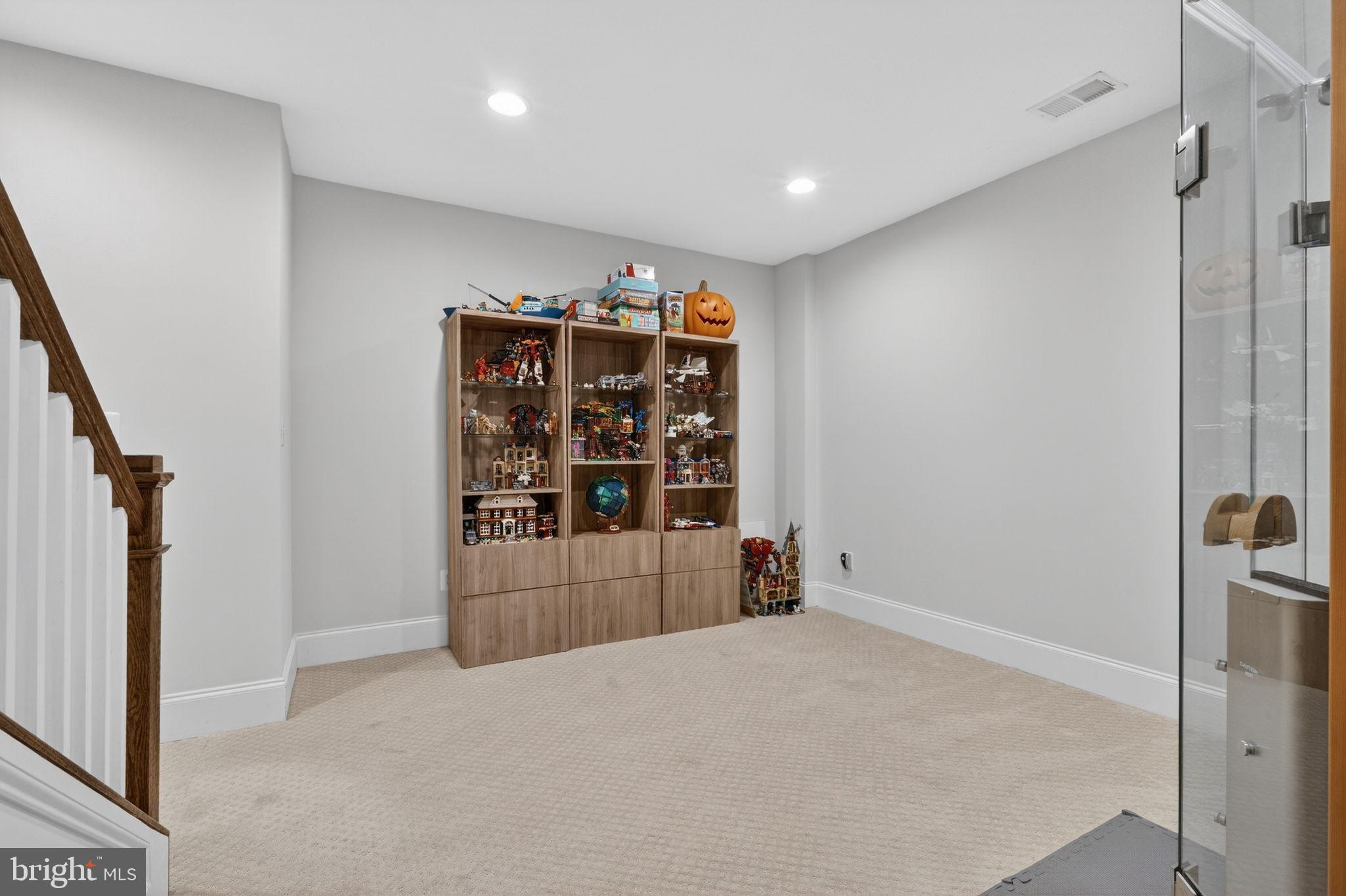 ALCOVA HEIGHTS - Residential
