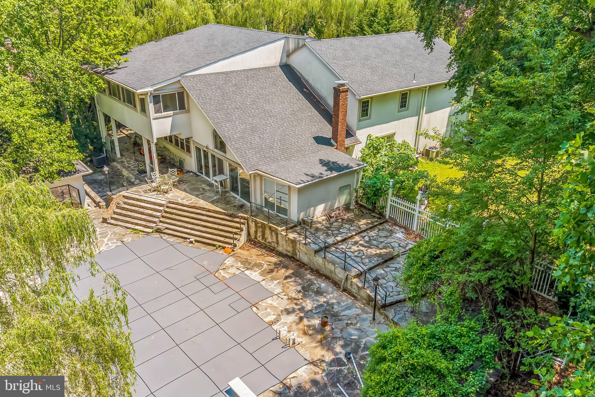 JUSTA FARMS - Residential