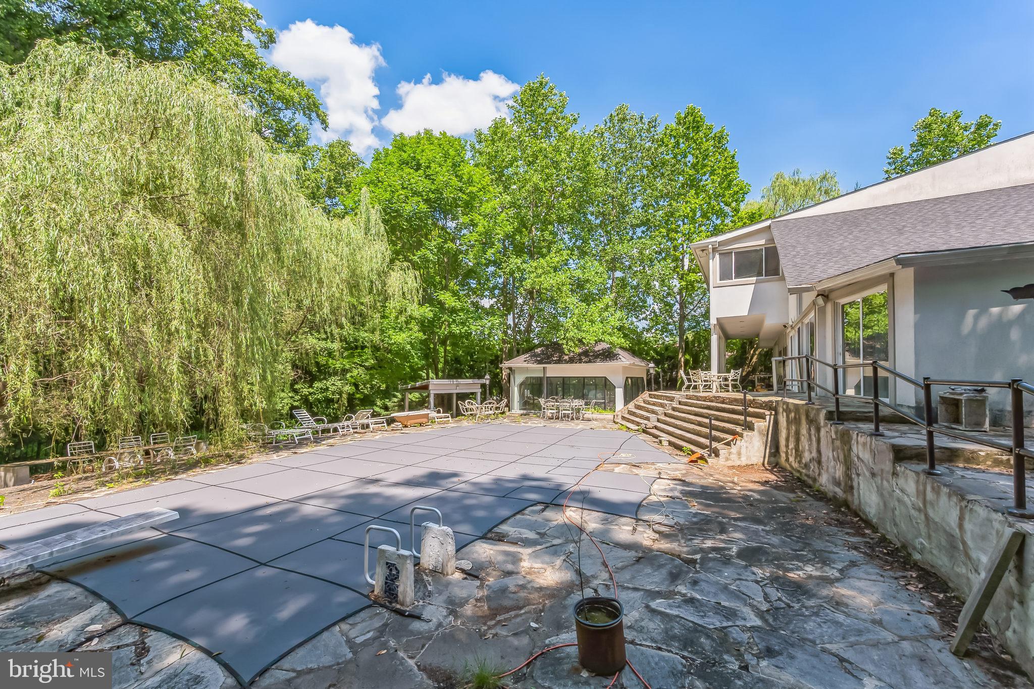 JUSTA FARMS - Residential