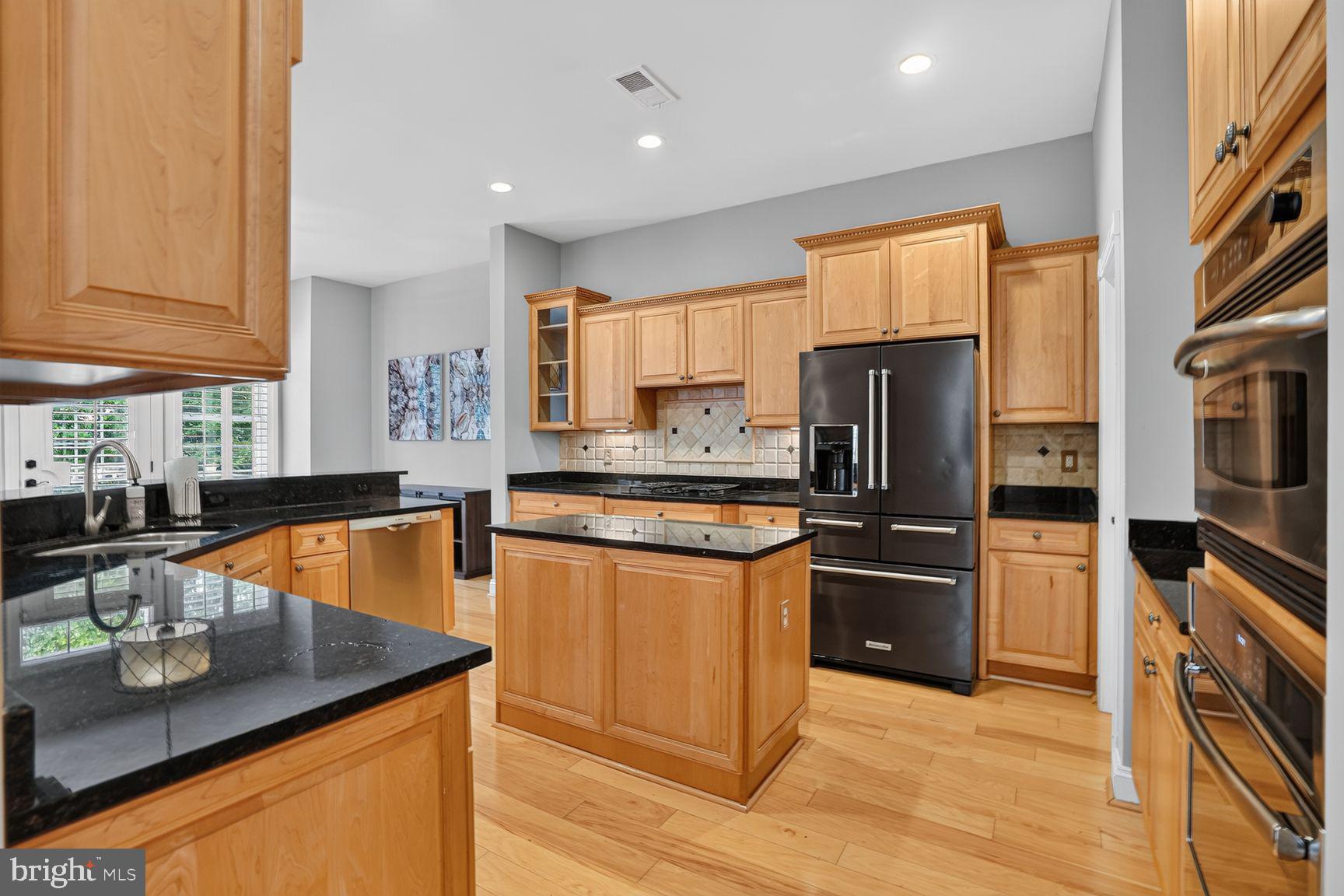 CASCADES/LOWES - Residential