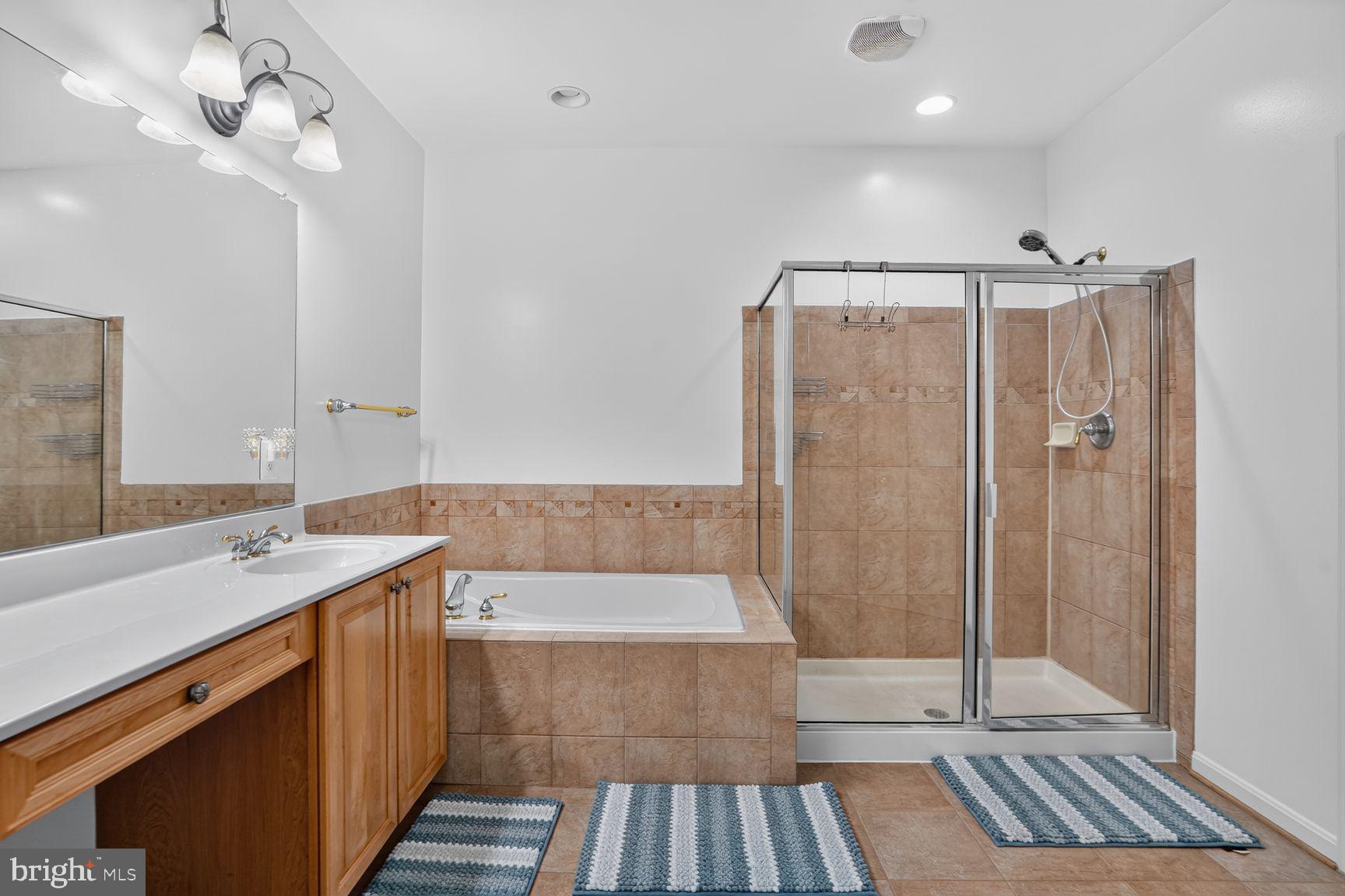 CASCADES/LOWES - Residential