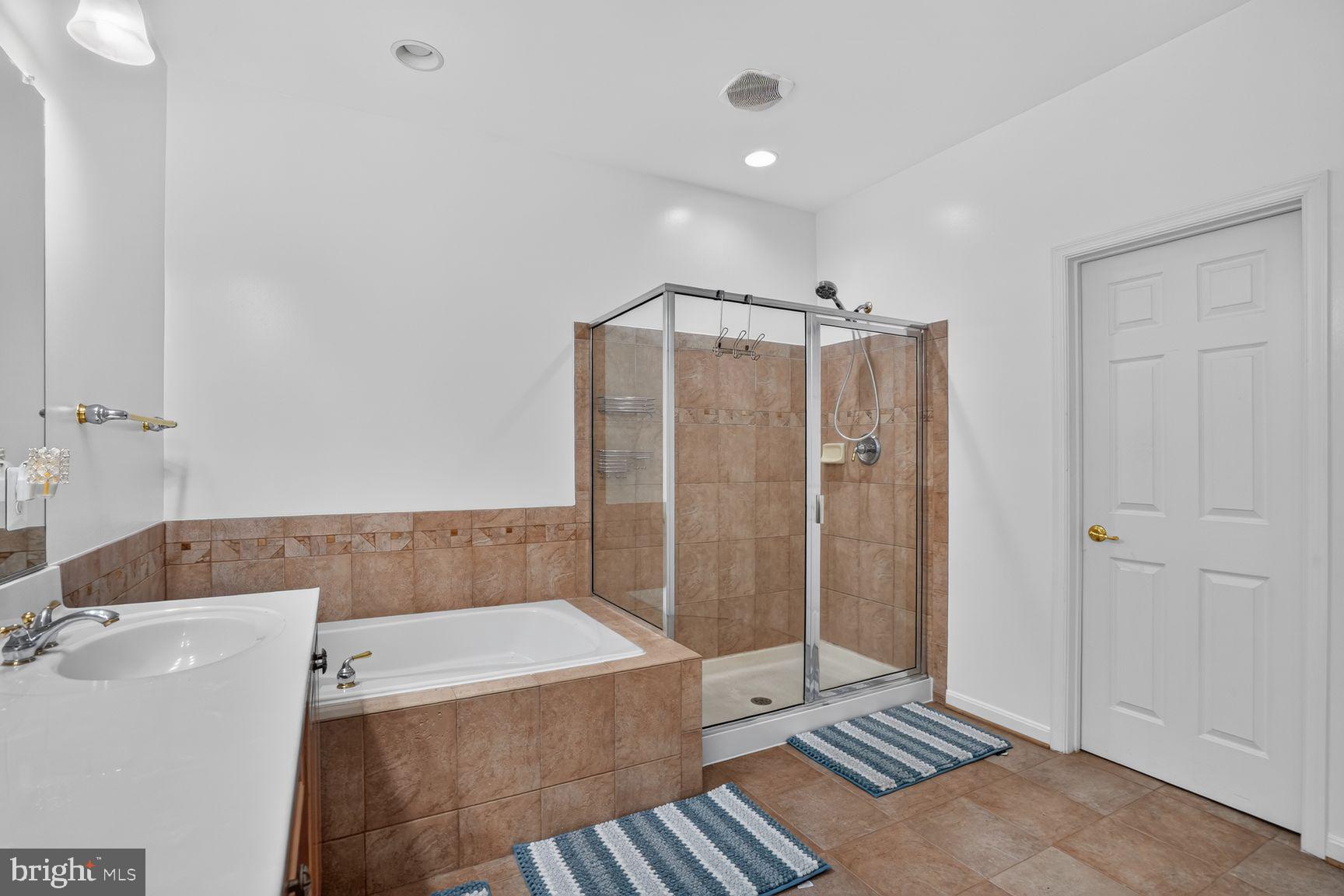 CASCADES/LOWES - Residential