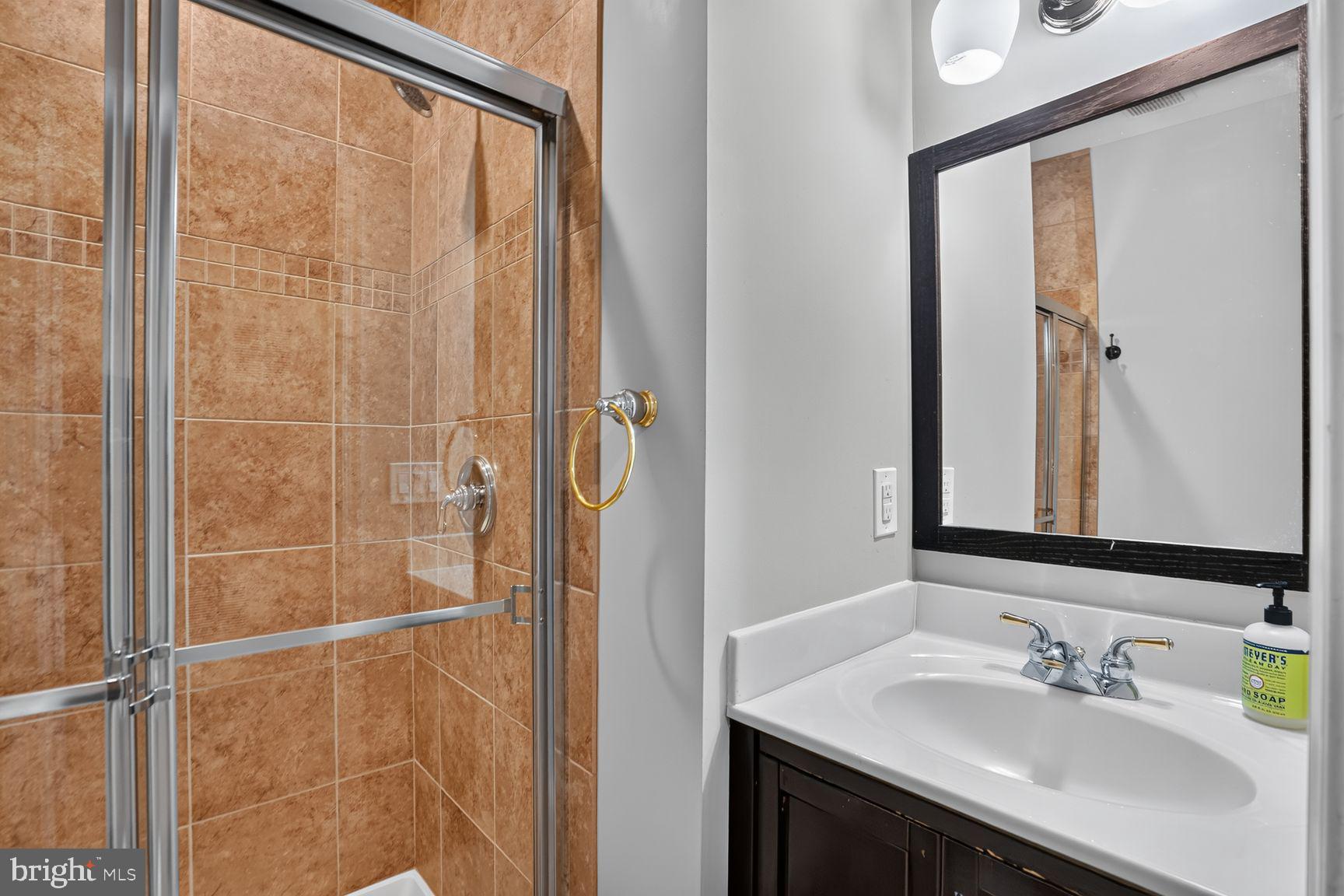 CASCADES/LOWES - Residential