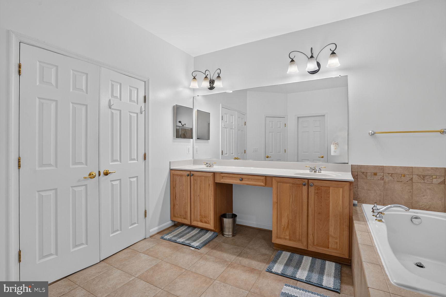 CASCADES/LOWES - Residential