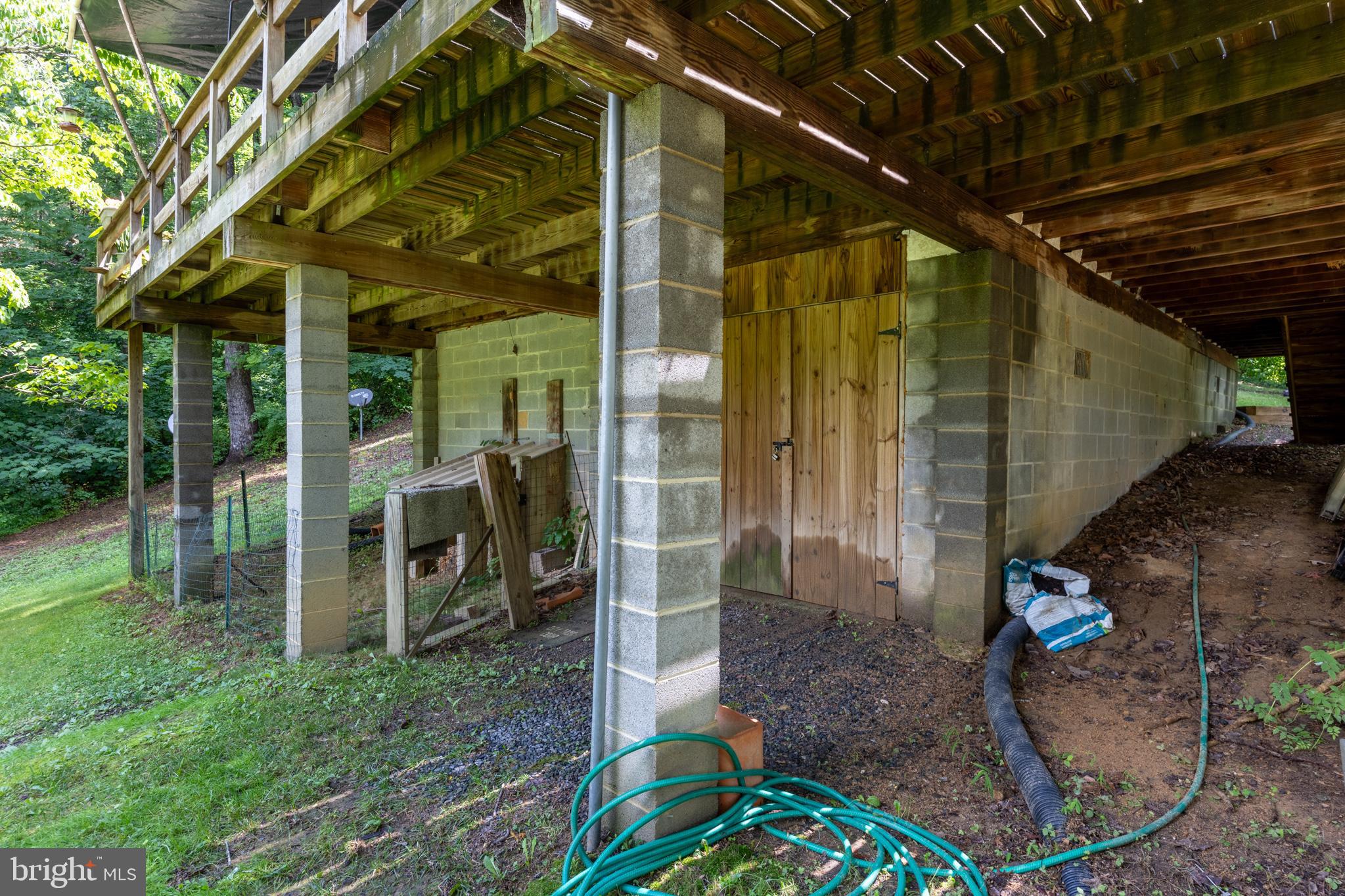 MIDDLE RIVER RETREAT - Residential