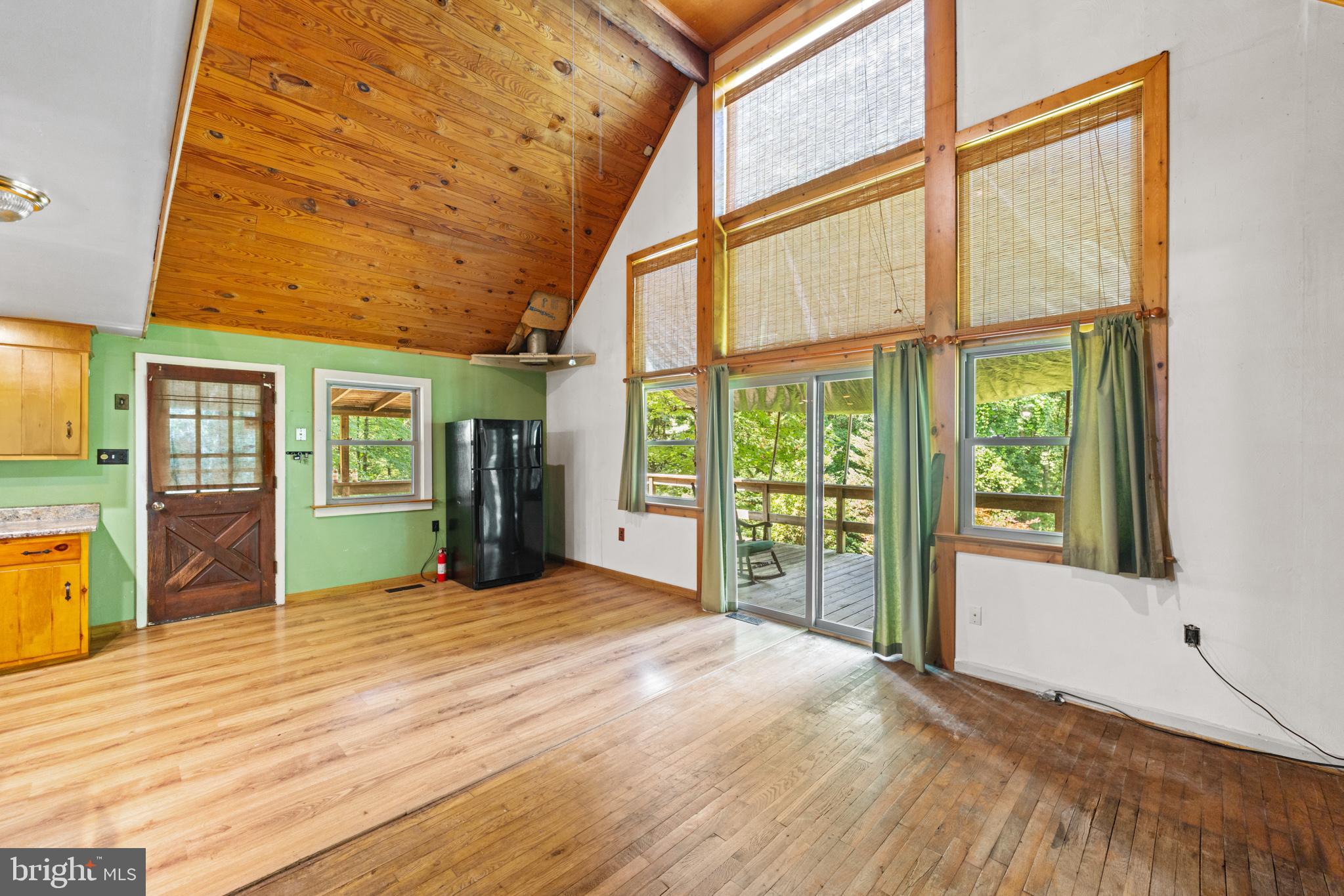 MIDDLE RIVER RETREAT - Residential