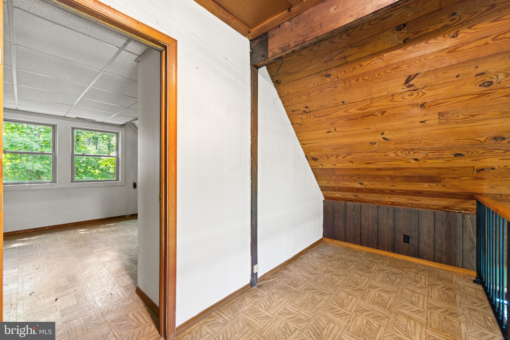 MIDDLE RIVER RETREAT - Residential