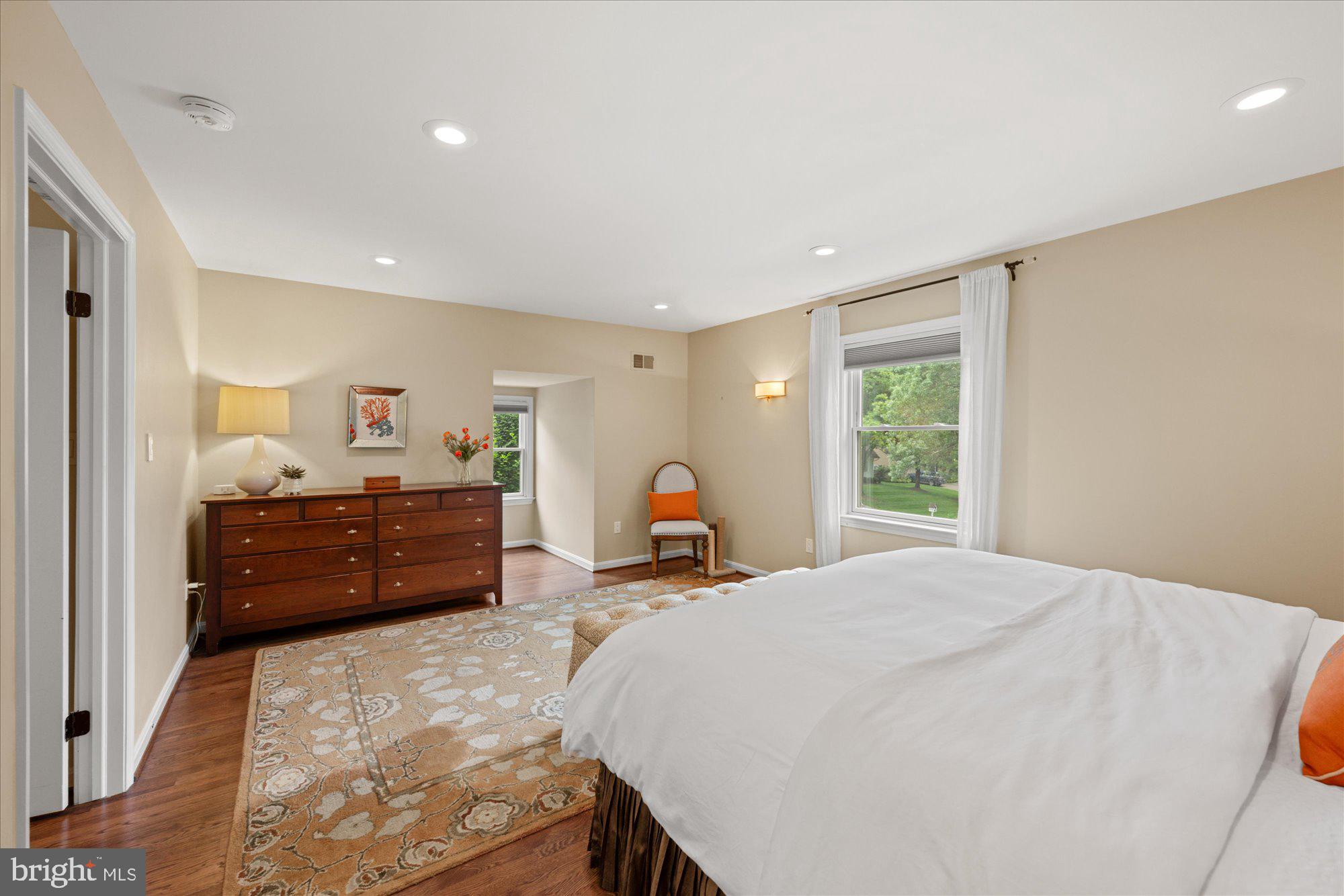 RIVER FALLS - Residential