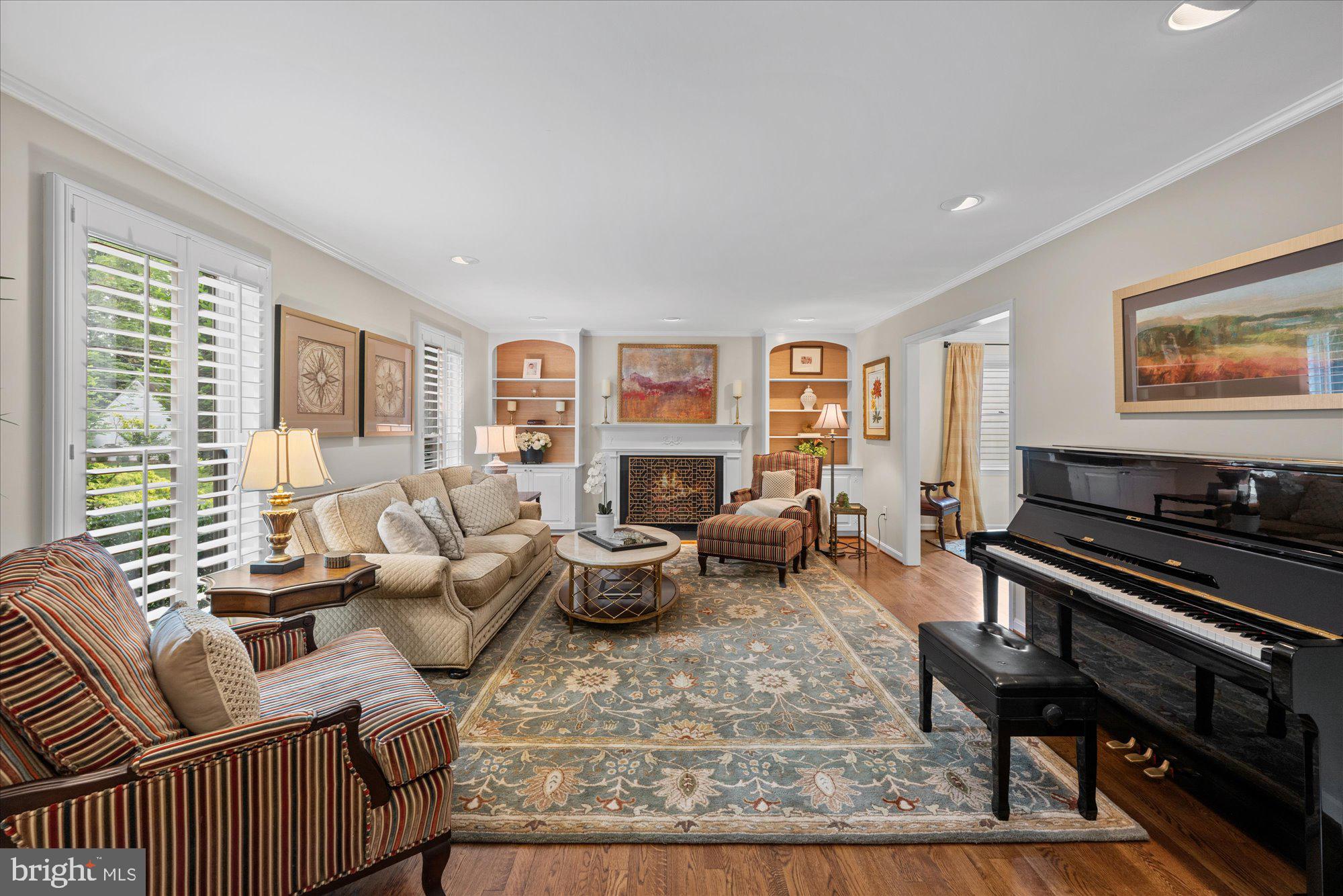 RIVER FALLS - Residential