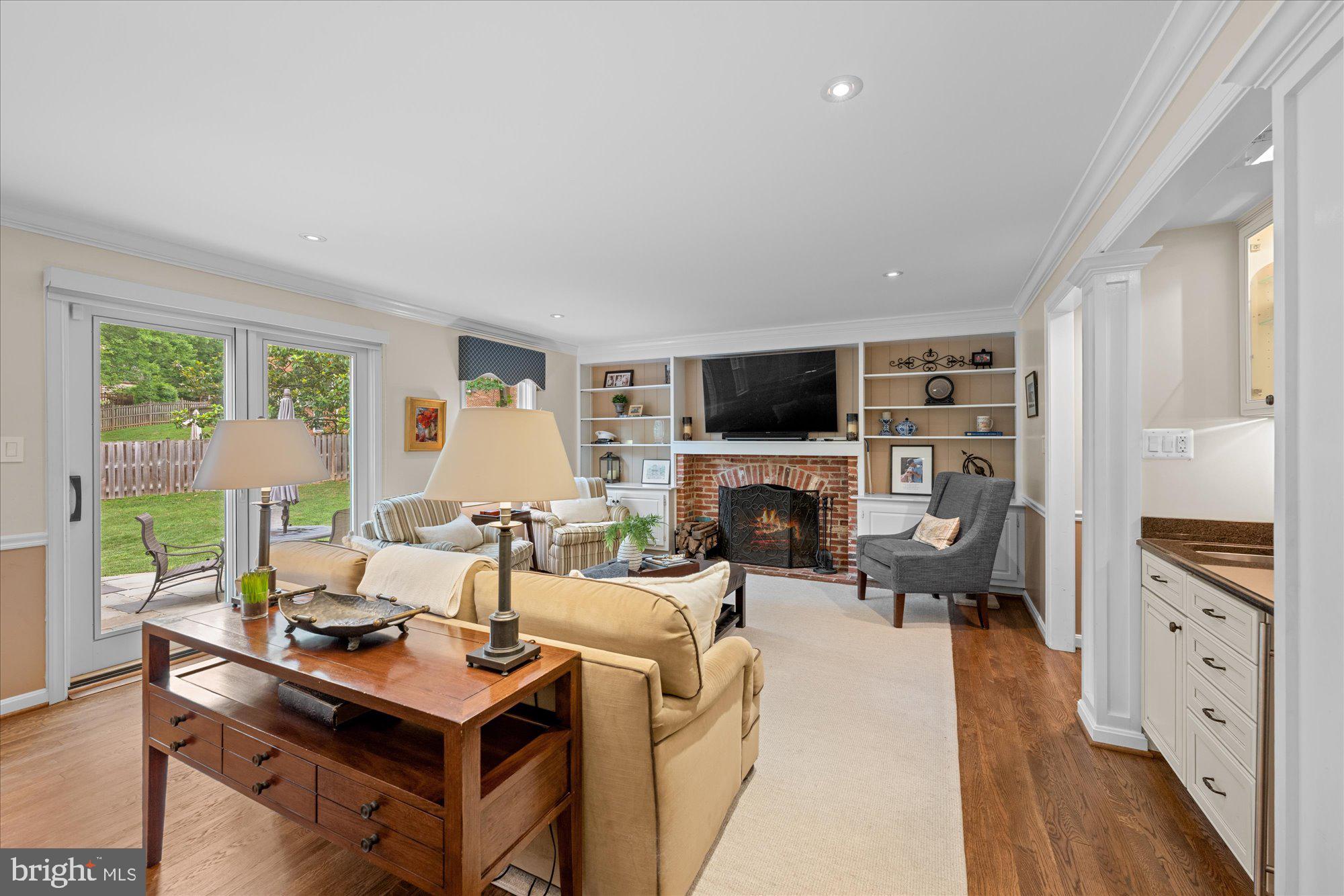 RIVER FALLS - Residential