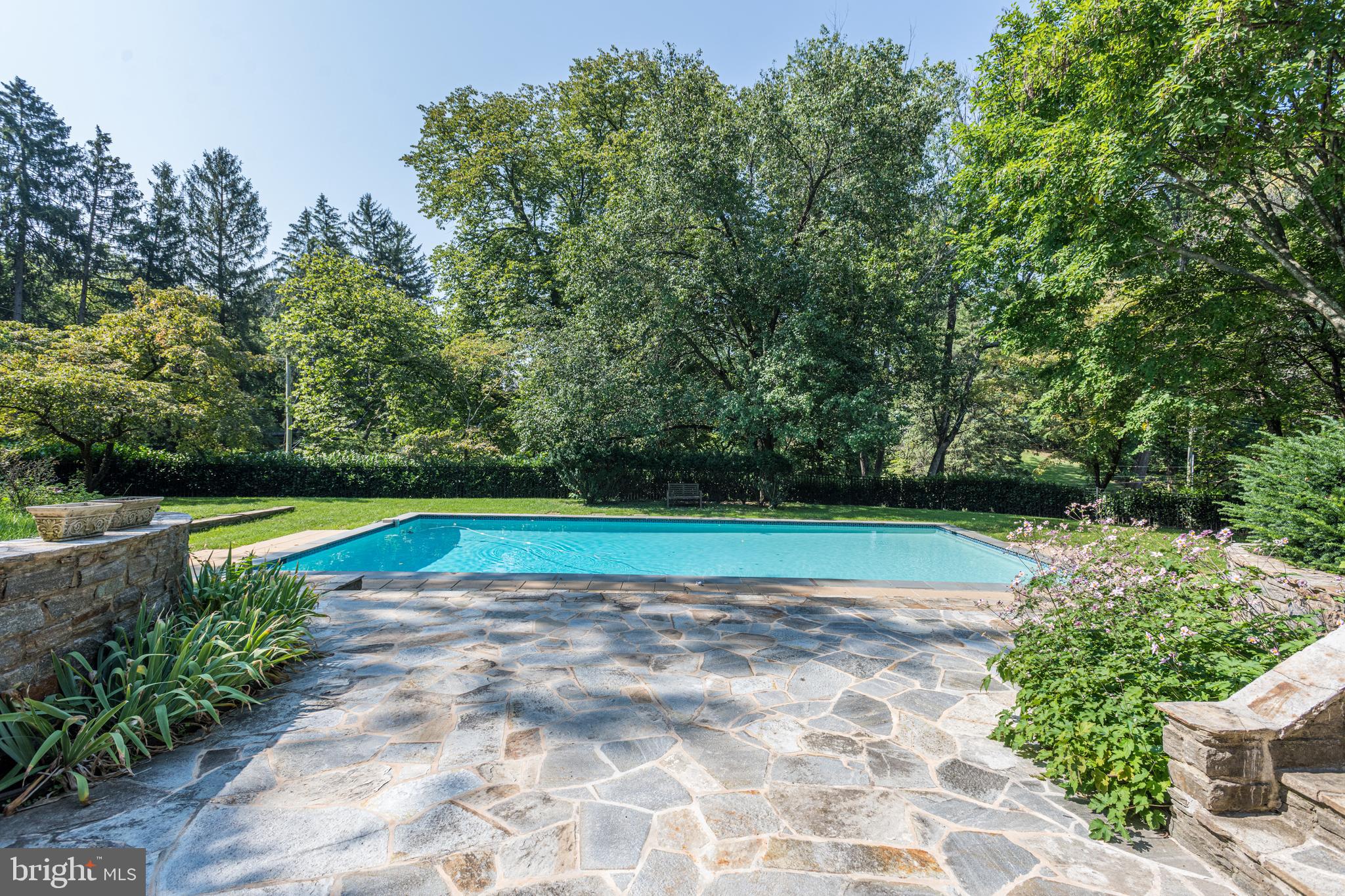 ROLAND PARK - Residential