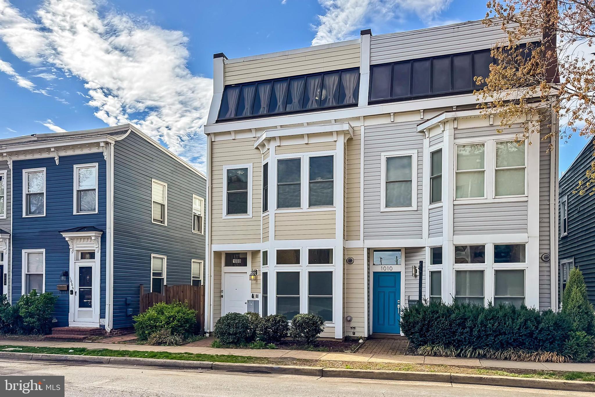 OLD TOWN - Commercial Sale