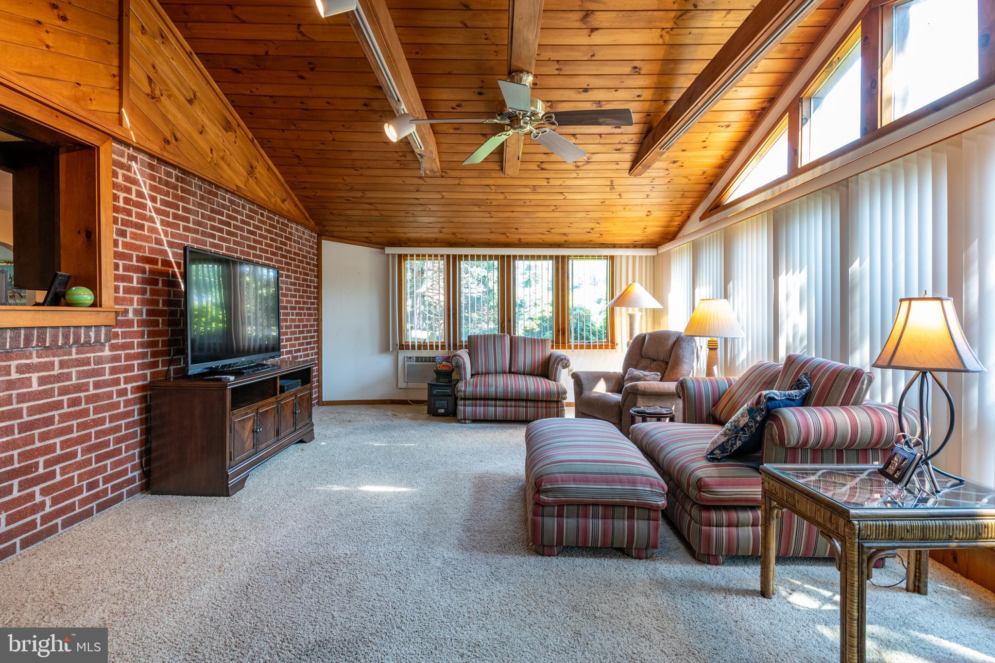LINCOLN PARK - Residential