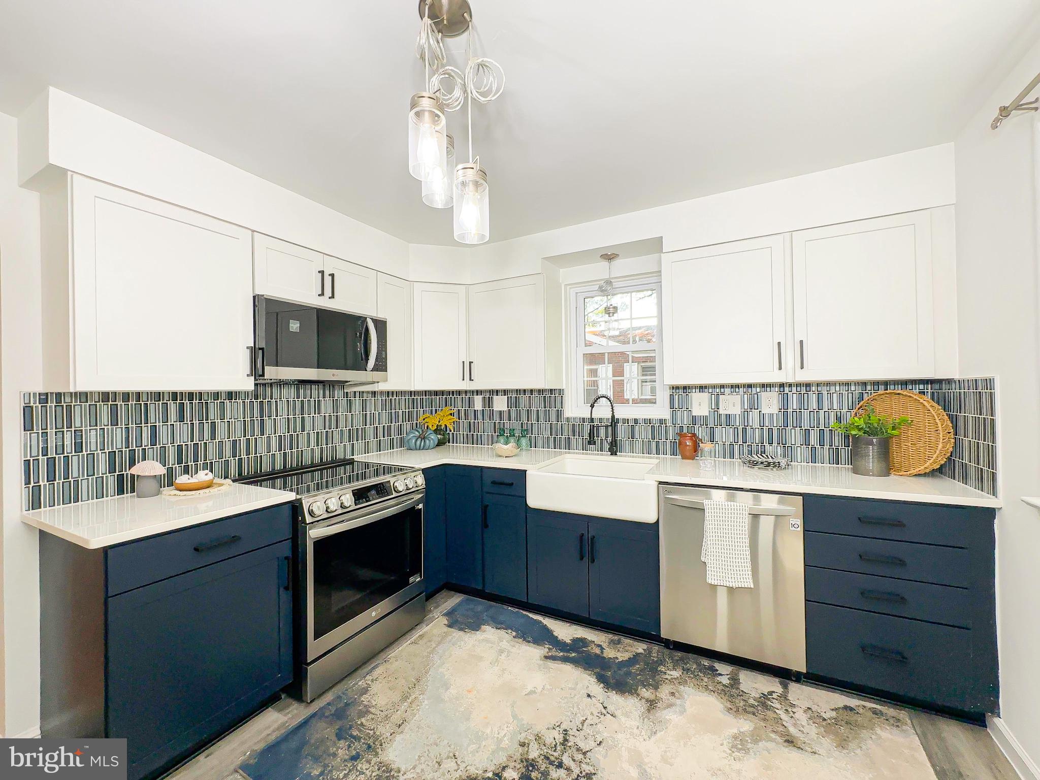 WAGGAMAN HEIGHTS - Residential