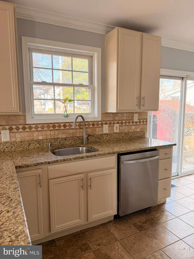 FAIRLAWN - Residential