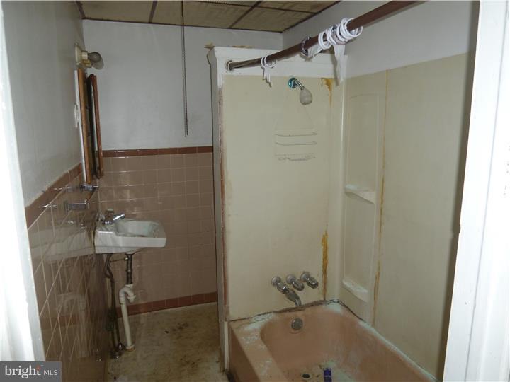 PHILADELPHIA (SOUTHWEST) - Residential