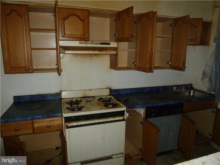 PHILADELPHIA (SOUTHWEST) - Residential