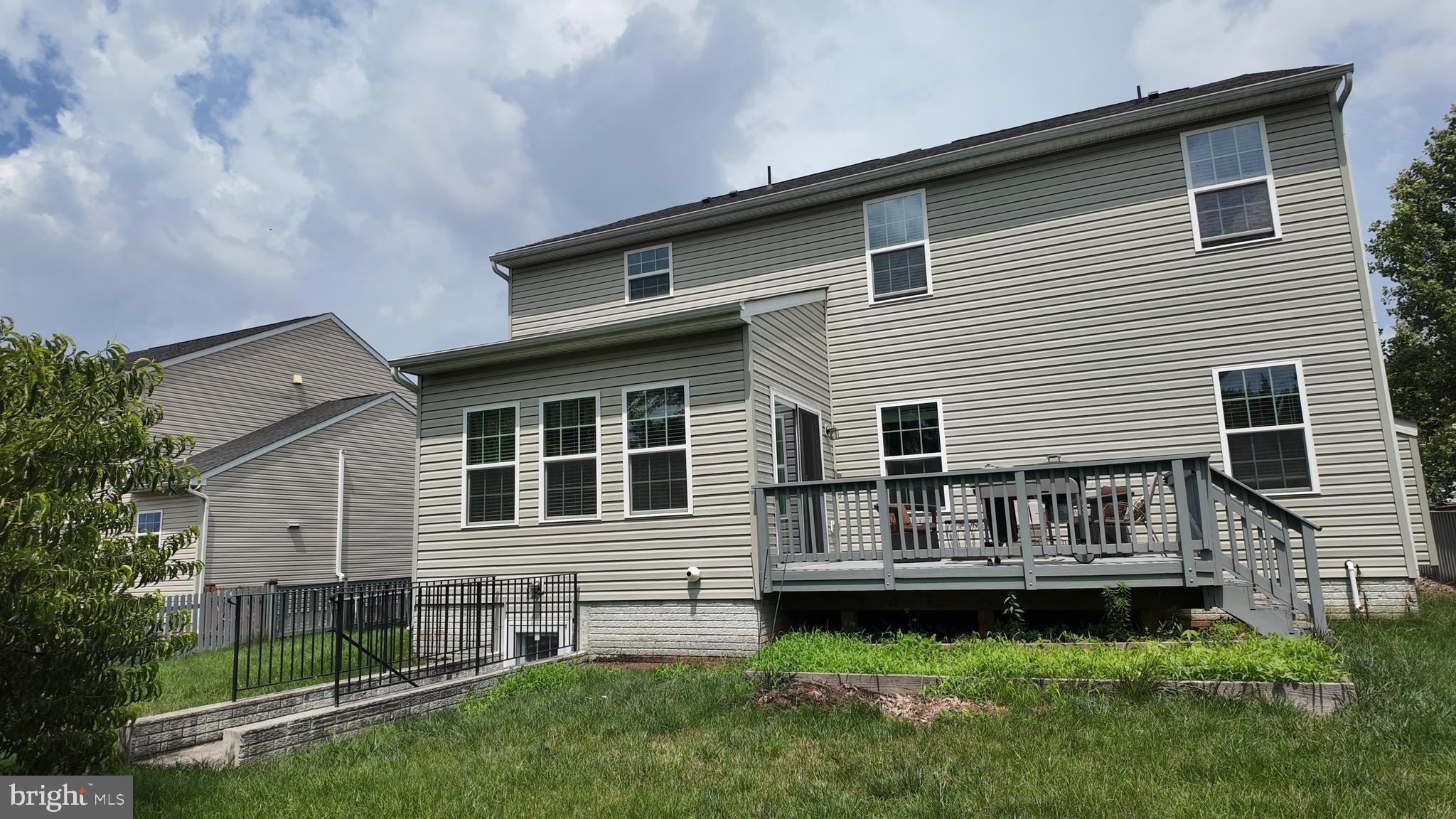 LOVETTSVILLE TOWN CENTER - Residential